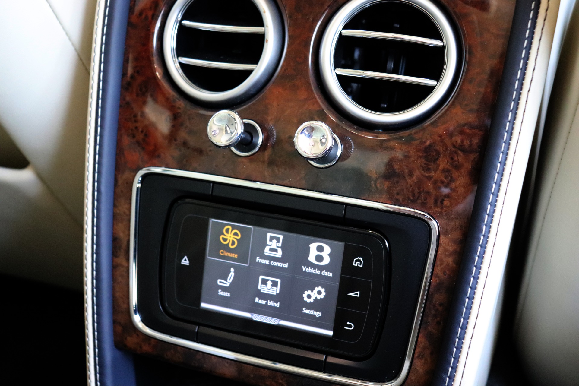 Used-2015-Bentley-Flying-Spur-V8