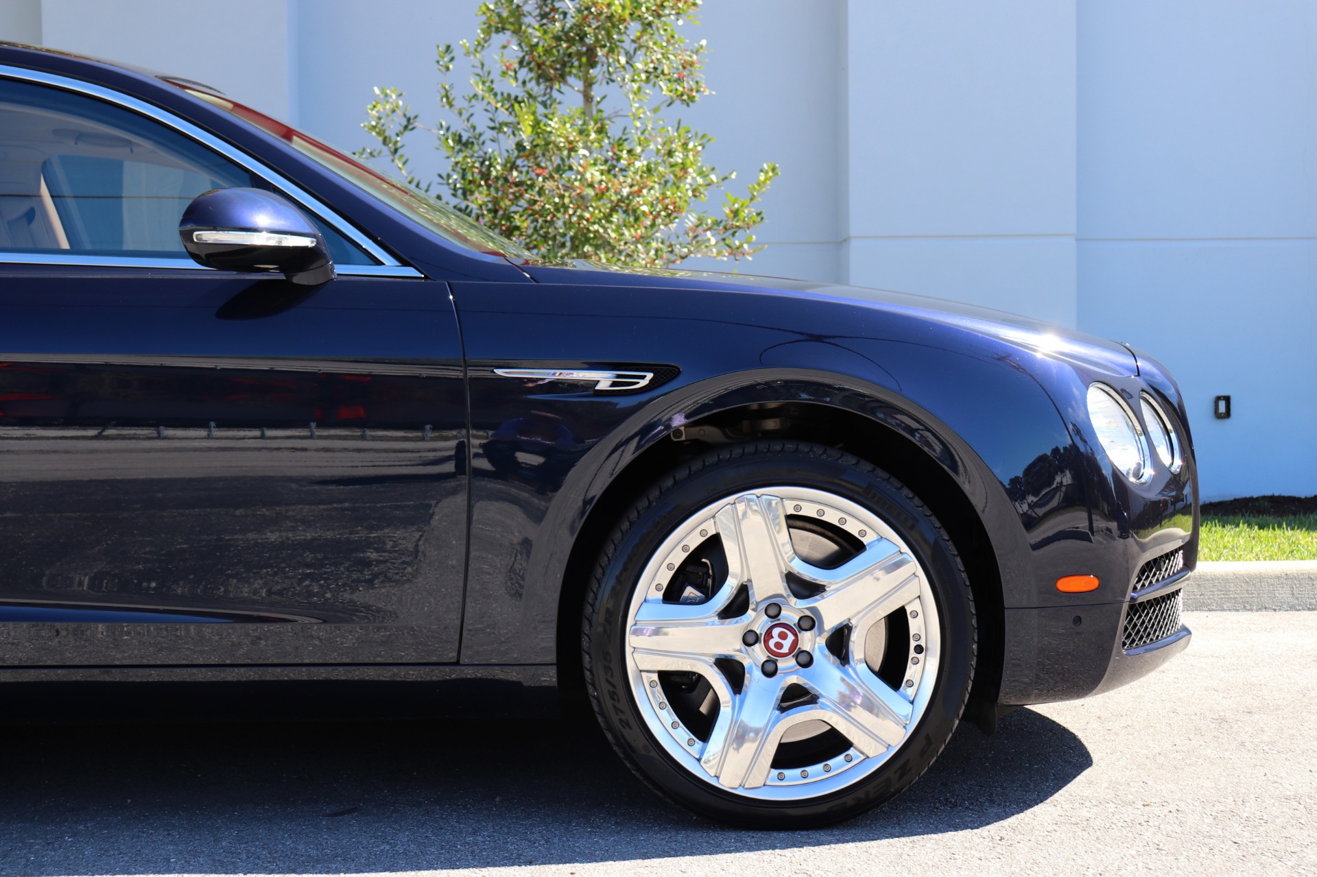 Used-2015-Bentley-Flying-Spur-V8