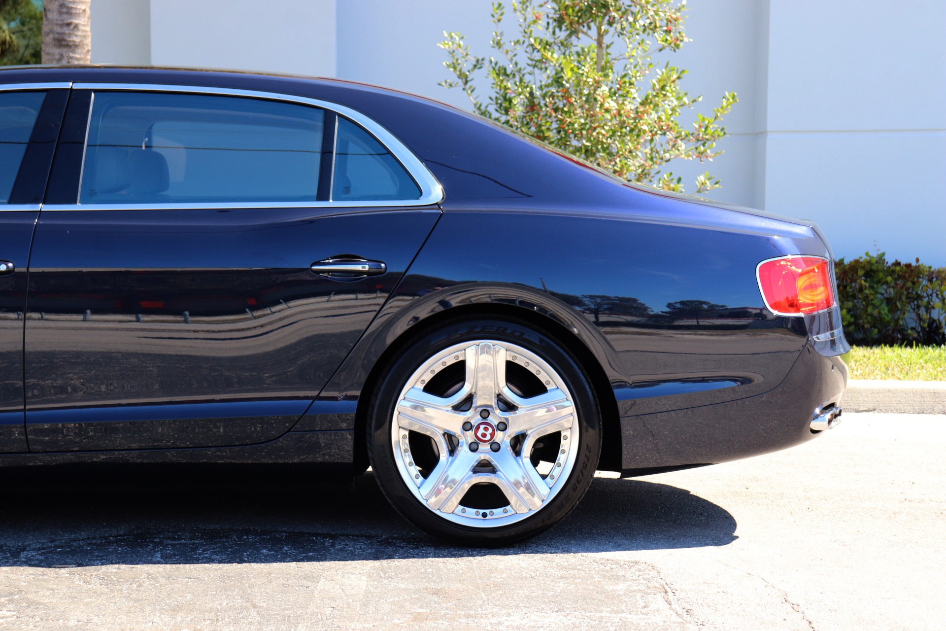 Used-2015-Bentley-Flying-Spur-V8
