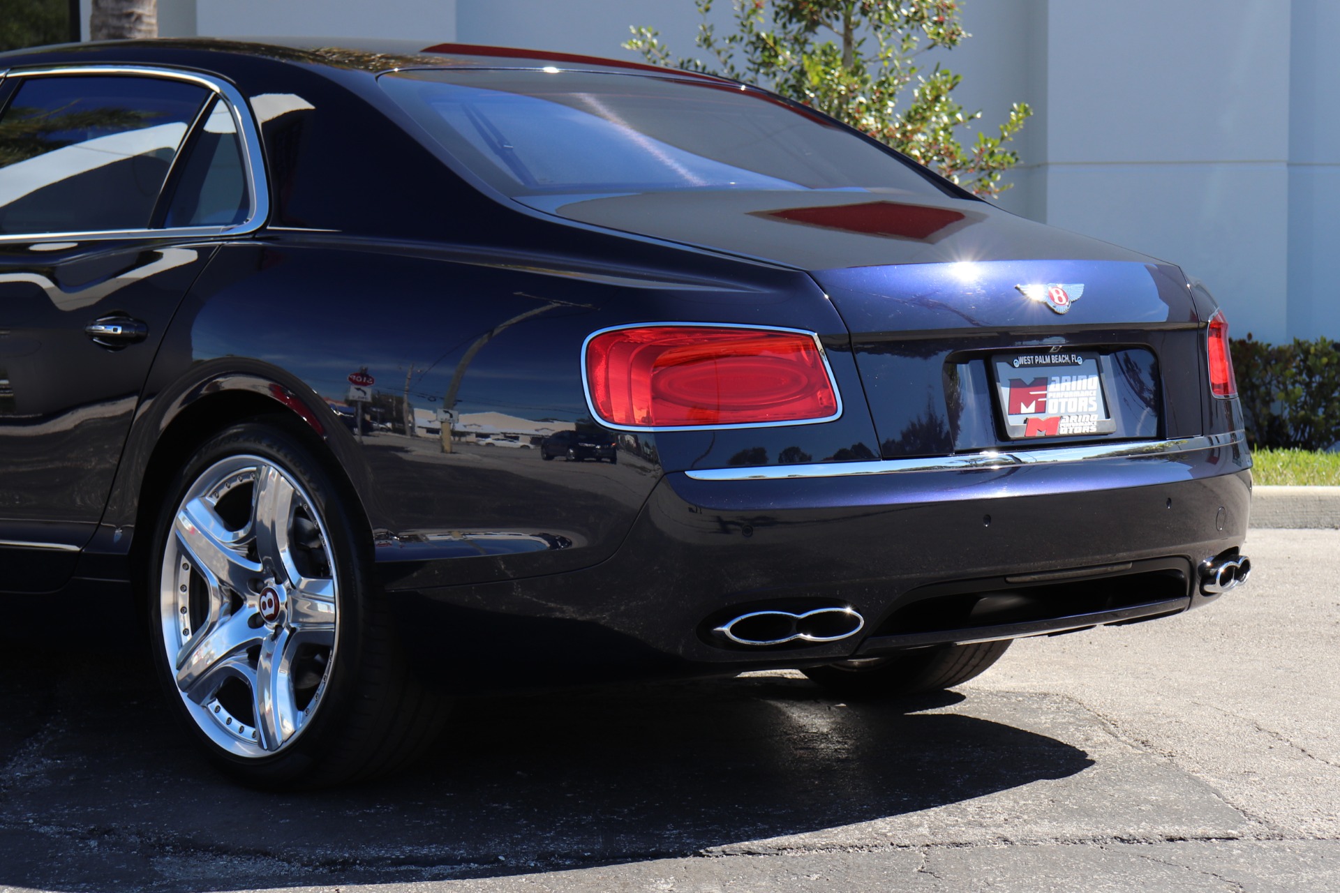 Used-2015-Bentley-Flying-Spur-V8