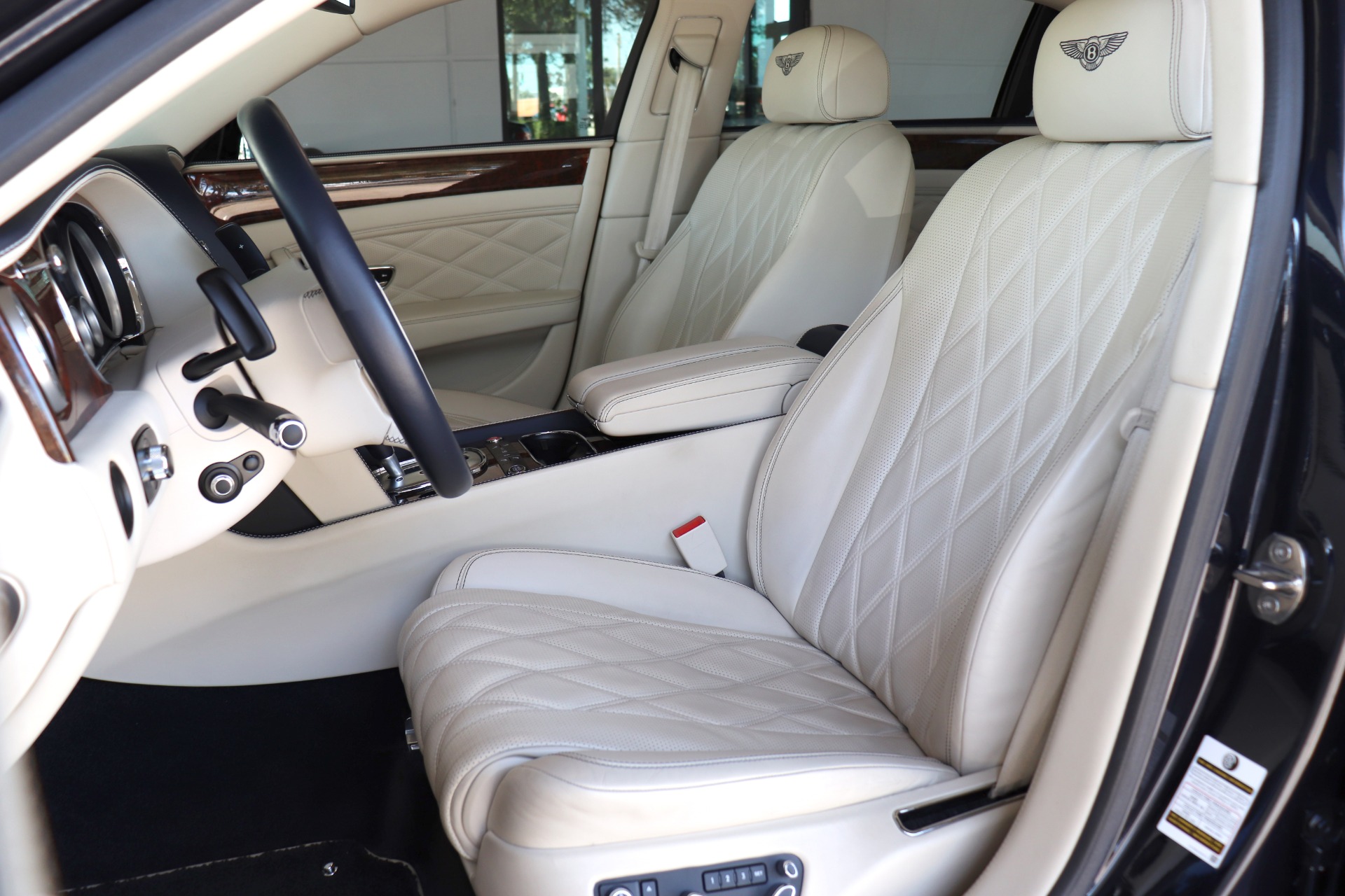 Used-2015-Bentley-Flying-Spur-V8