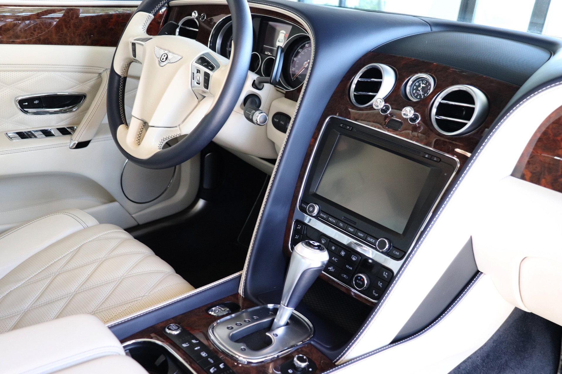 Used-2015-Bentley-Flying-Spur-V8