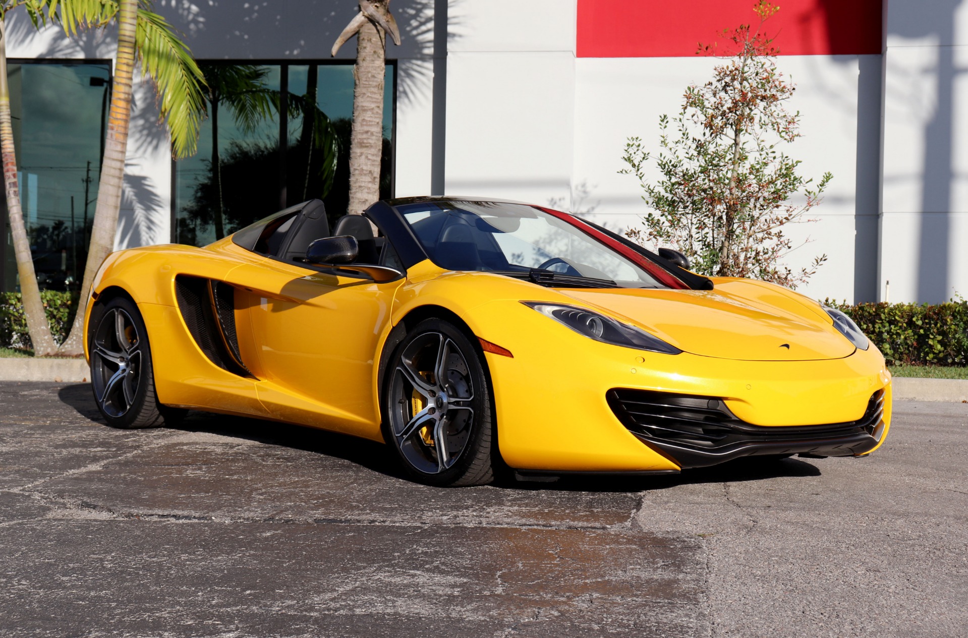 Used-2014-McLaren-MP4-12C-Spider