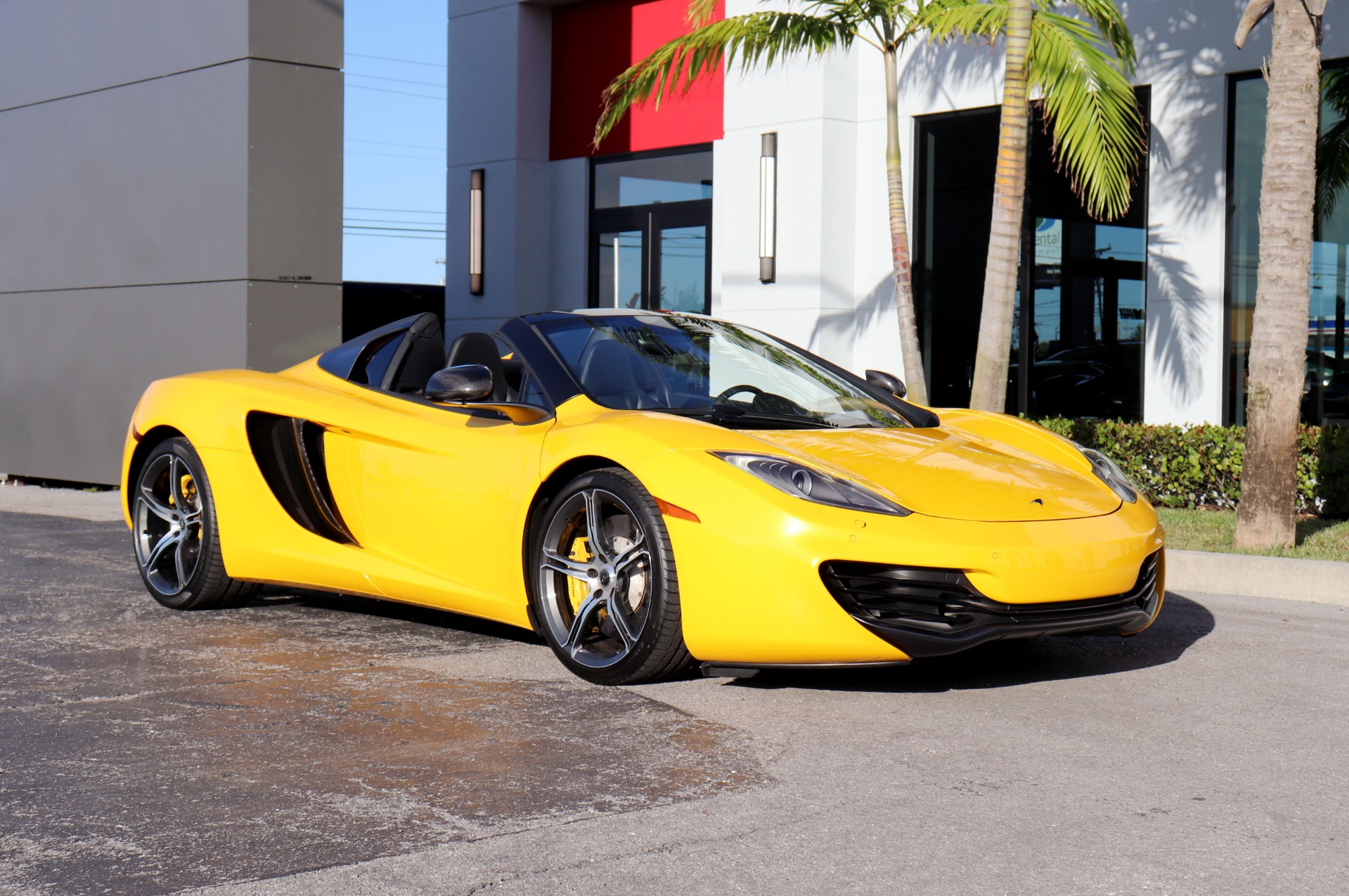 Used-2014-McLaren-MP4-12C-Spider