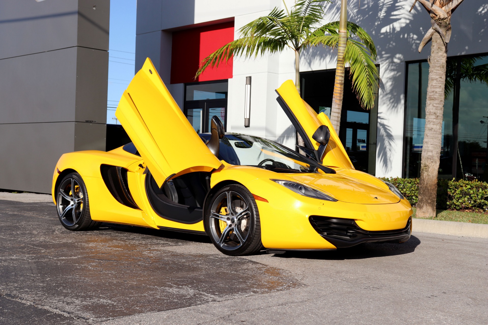 Used-2014-McLaren-MP4-12C-Spider