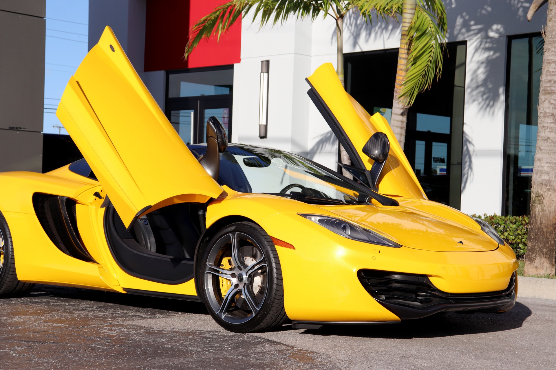 Used-2014-McLaren-MP4-12C-Spider