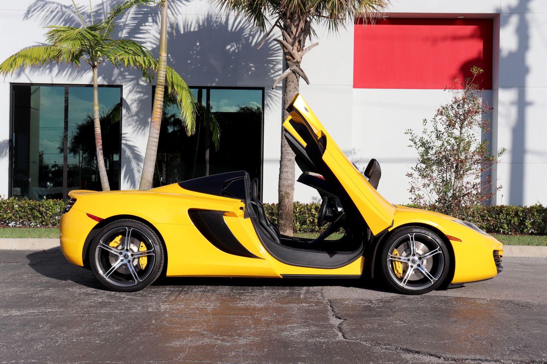 Used-2014-McLaren-MP4-12C-Spider