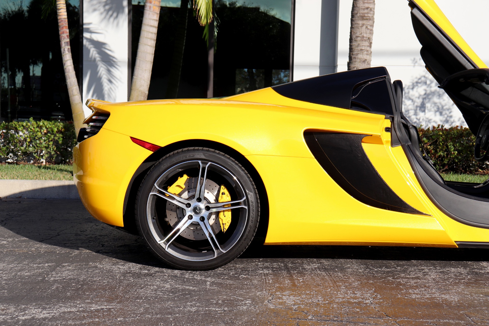 Used-2014-McLaren-MP4-12C-Spider