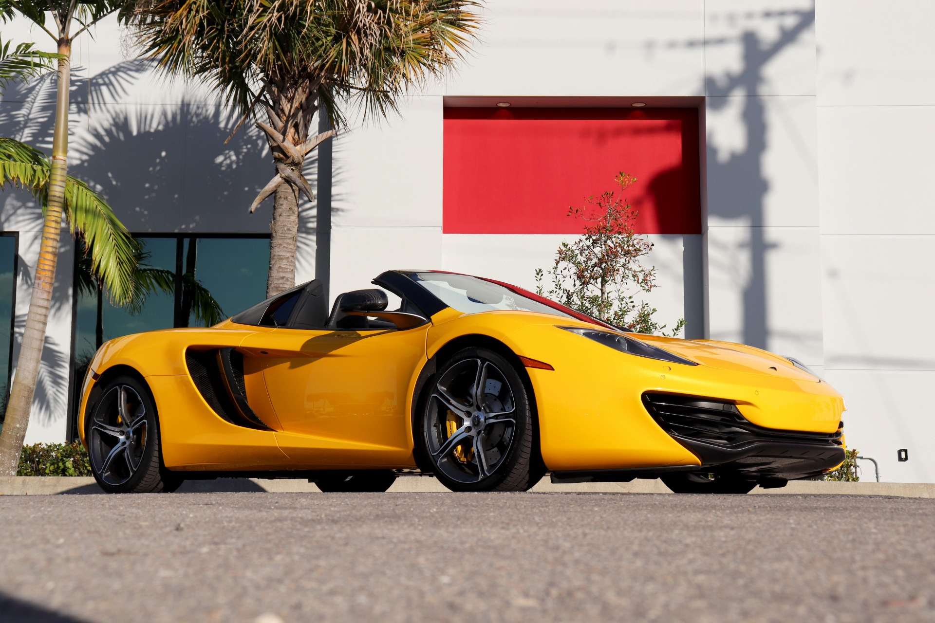 Used-2014-McLaren-MP4-12C-Spider