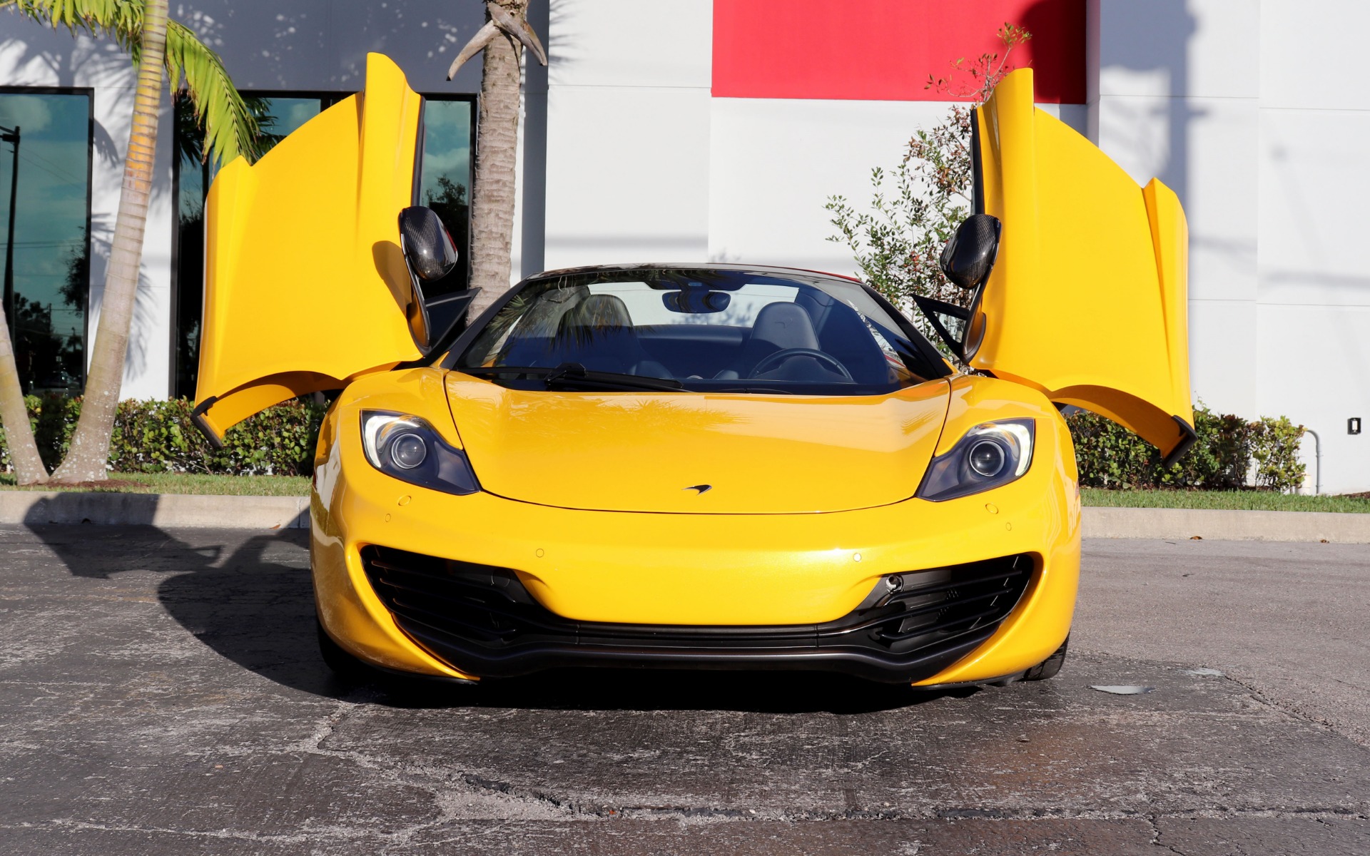 Used-2014-McLaren-MP4-12C-Spider