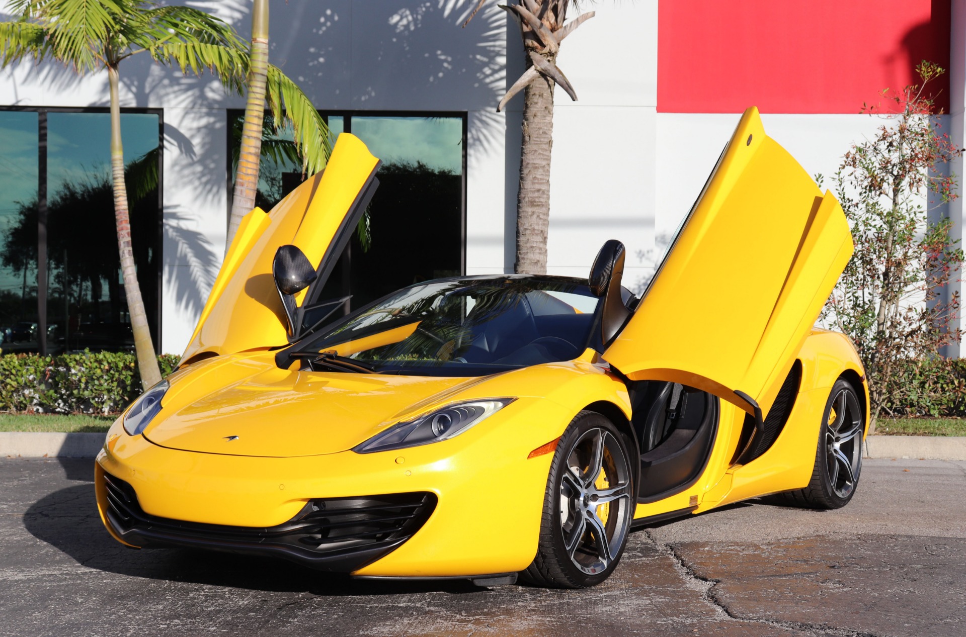 Used-2014-McLaren-MP4-12C-Spider