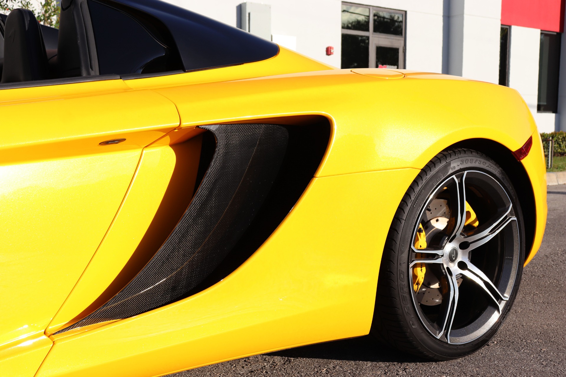Used-2014-McLaren-MP4-12C-Spider