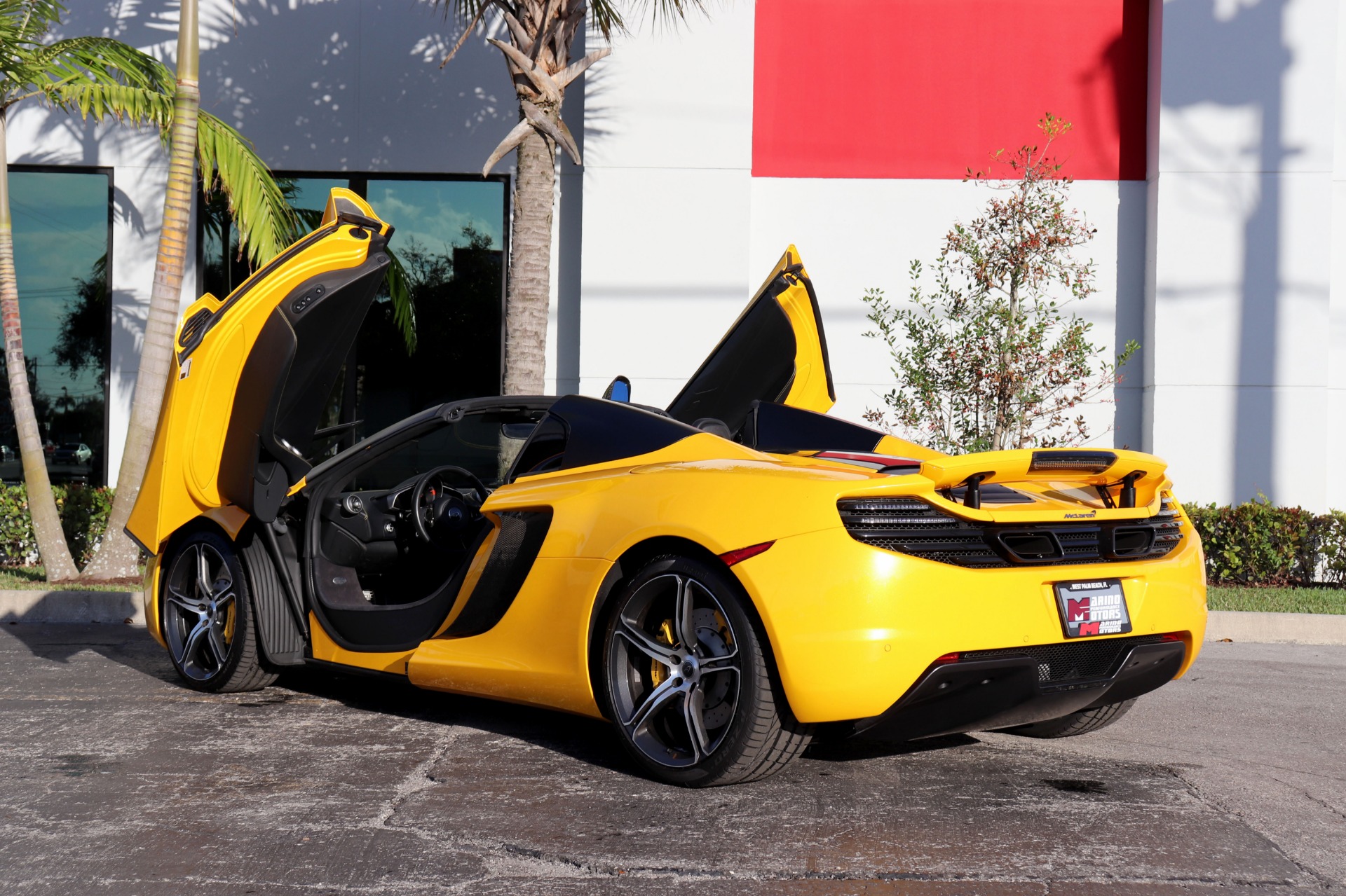 Used-2014-McLaren-MP4-12C-Spider