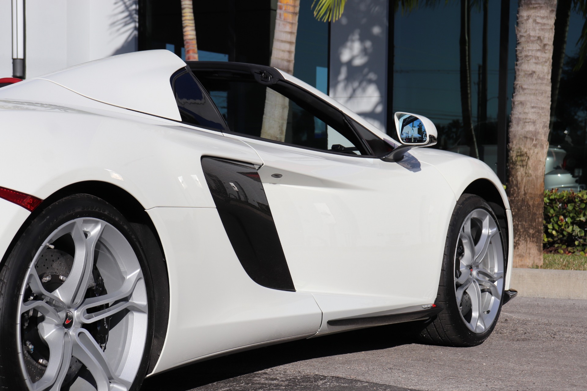 Used-2015-McLaren-650S-Spider