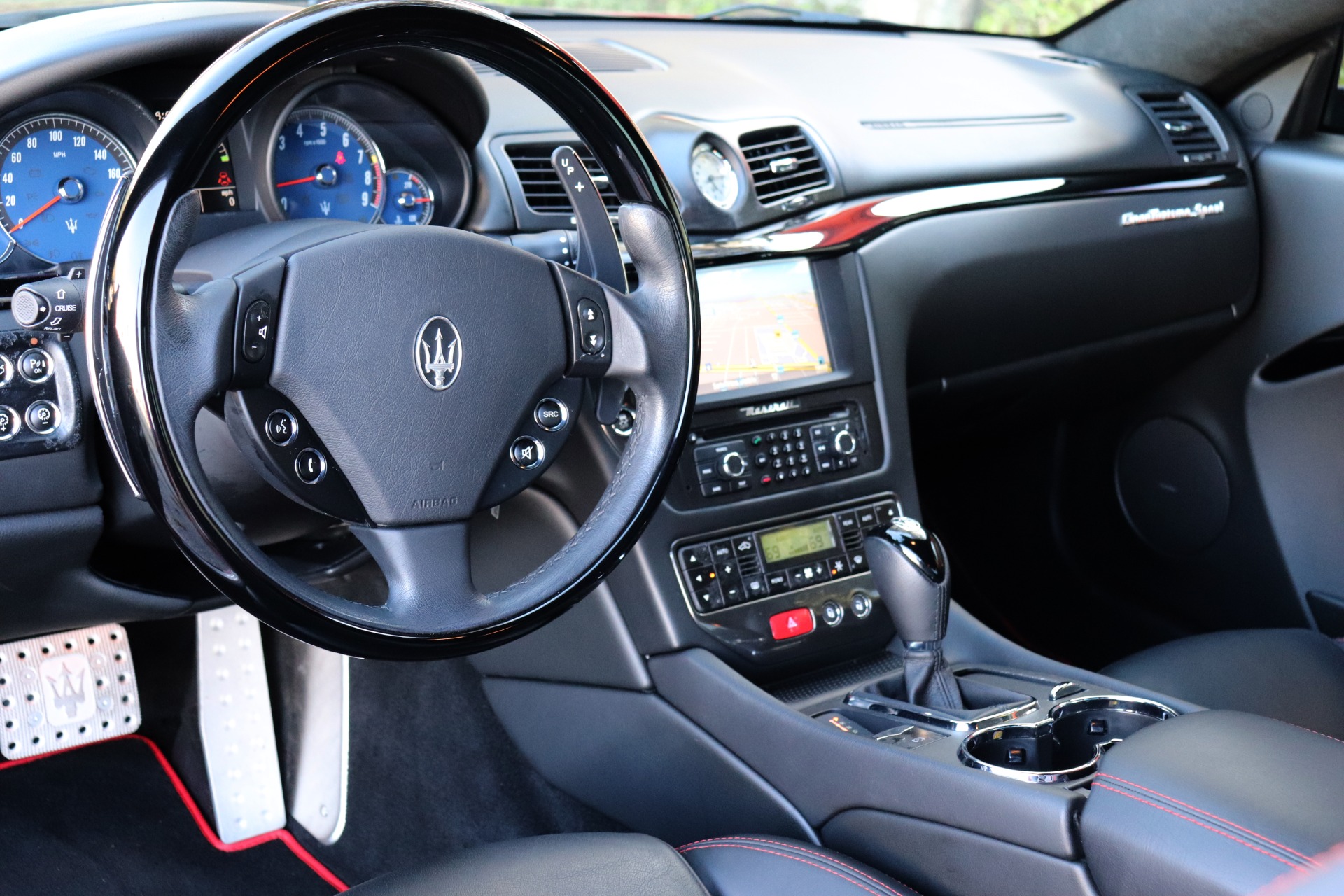 Used-2014-Maserati-GranTurismo-Sport