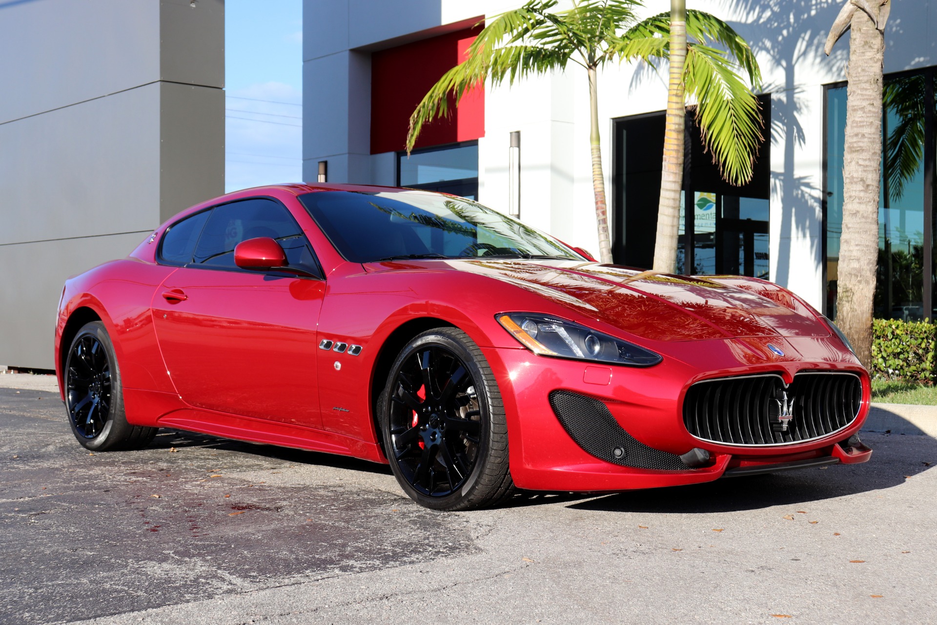 Used-2014-Maserati-GranTurismo-Sport