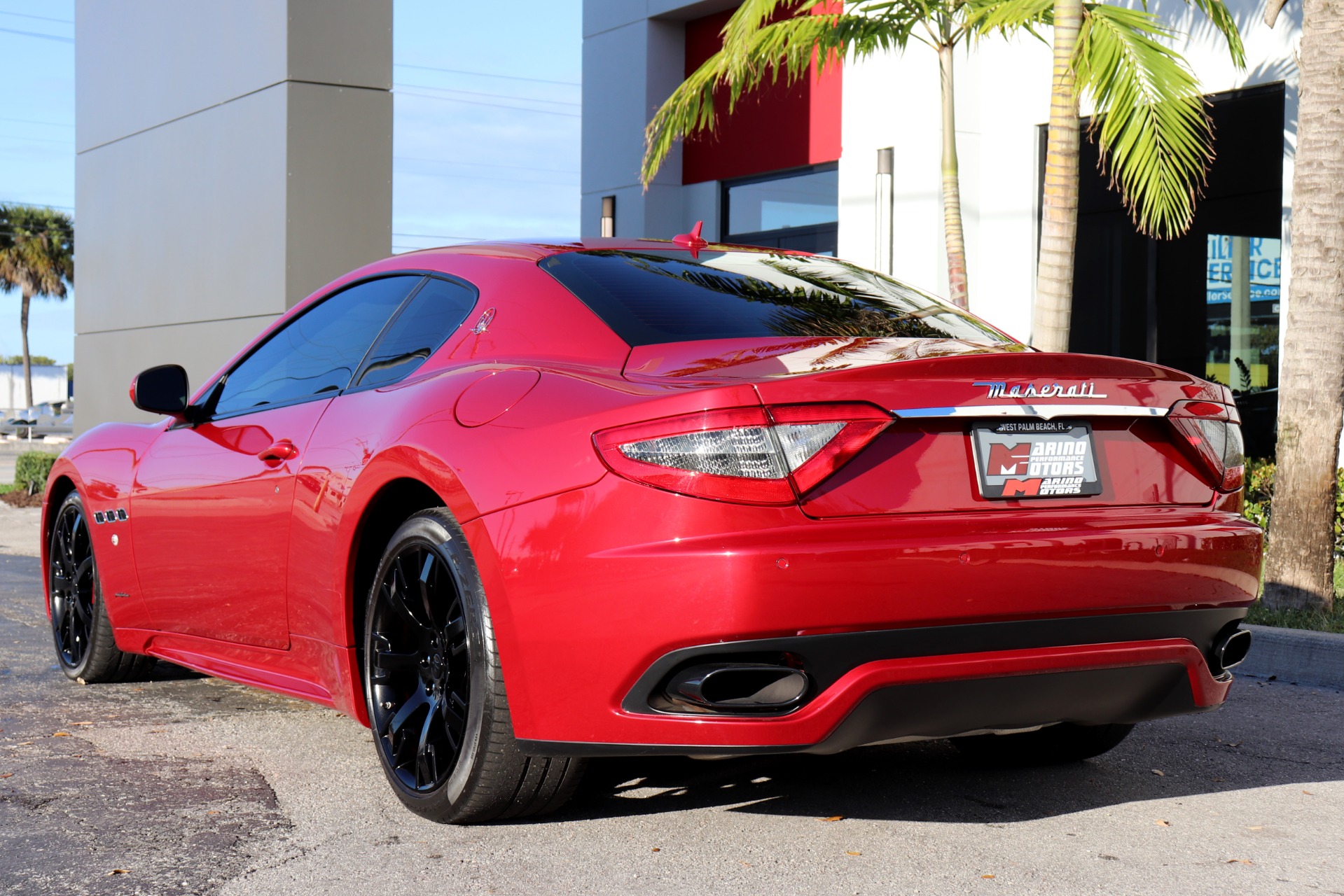 Used-2014-Maserati-GranTurismo-Sport
