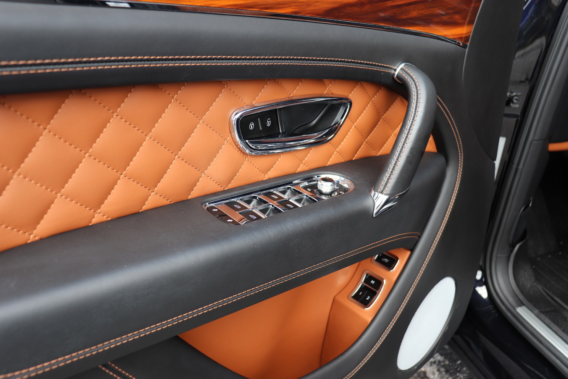 Used-2018-Bentley-Bentayga-W12-Signature-Edition