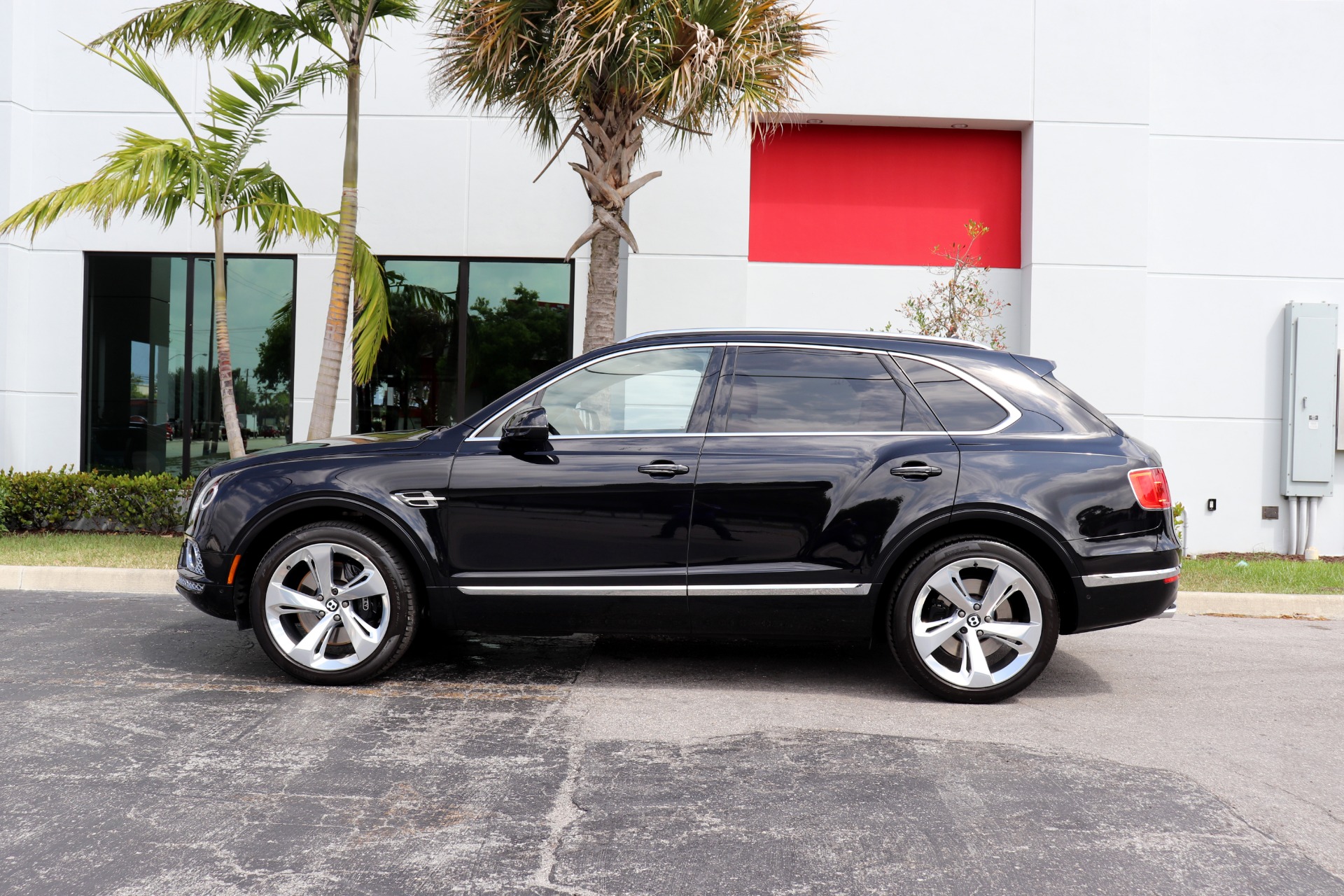 Used-2018-Bentley-Bentayga-W12-Signature-Edition