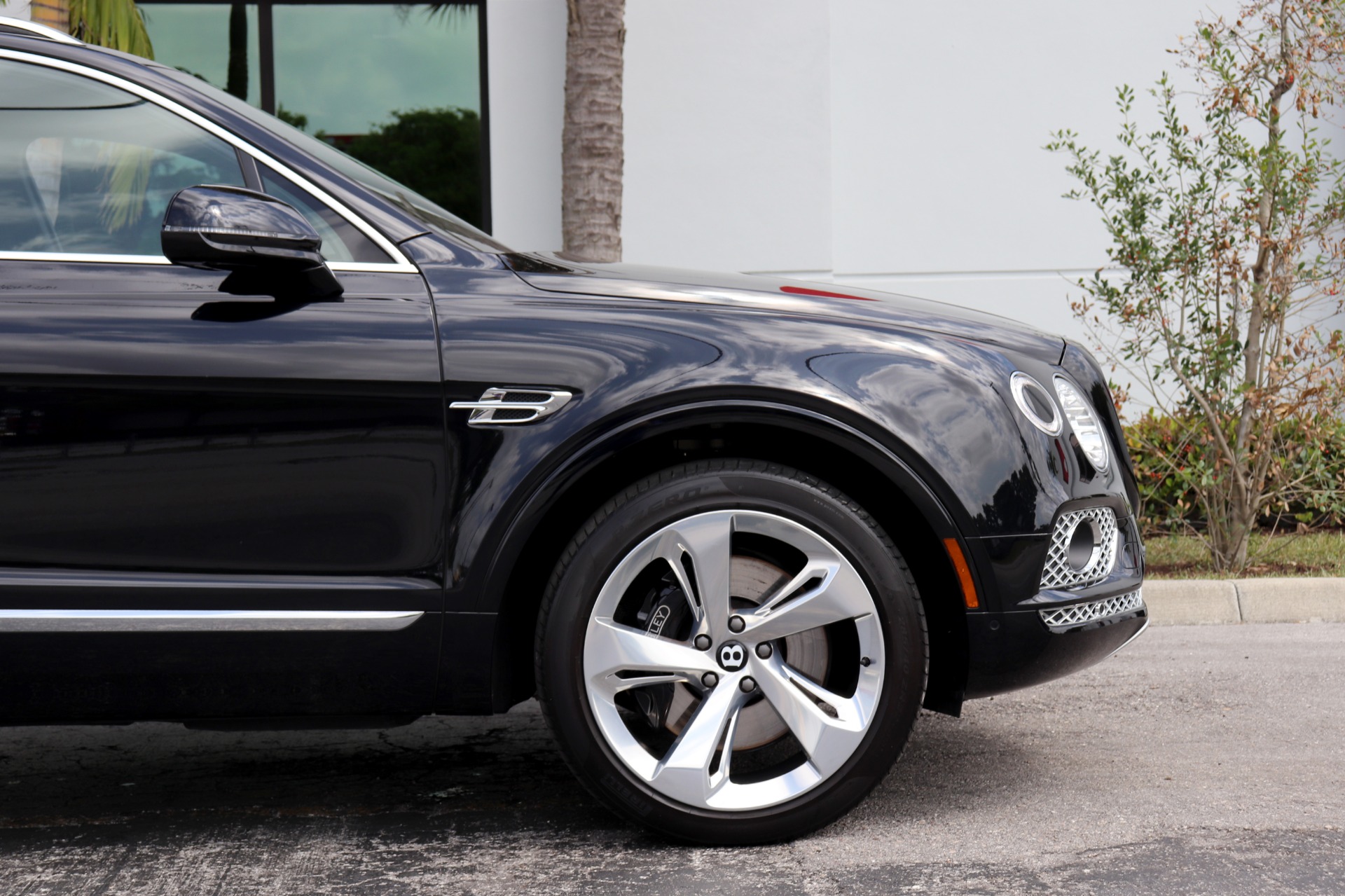 Used-2018-Bentley-Bentayga-W12-Signature-Edition