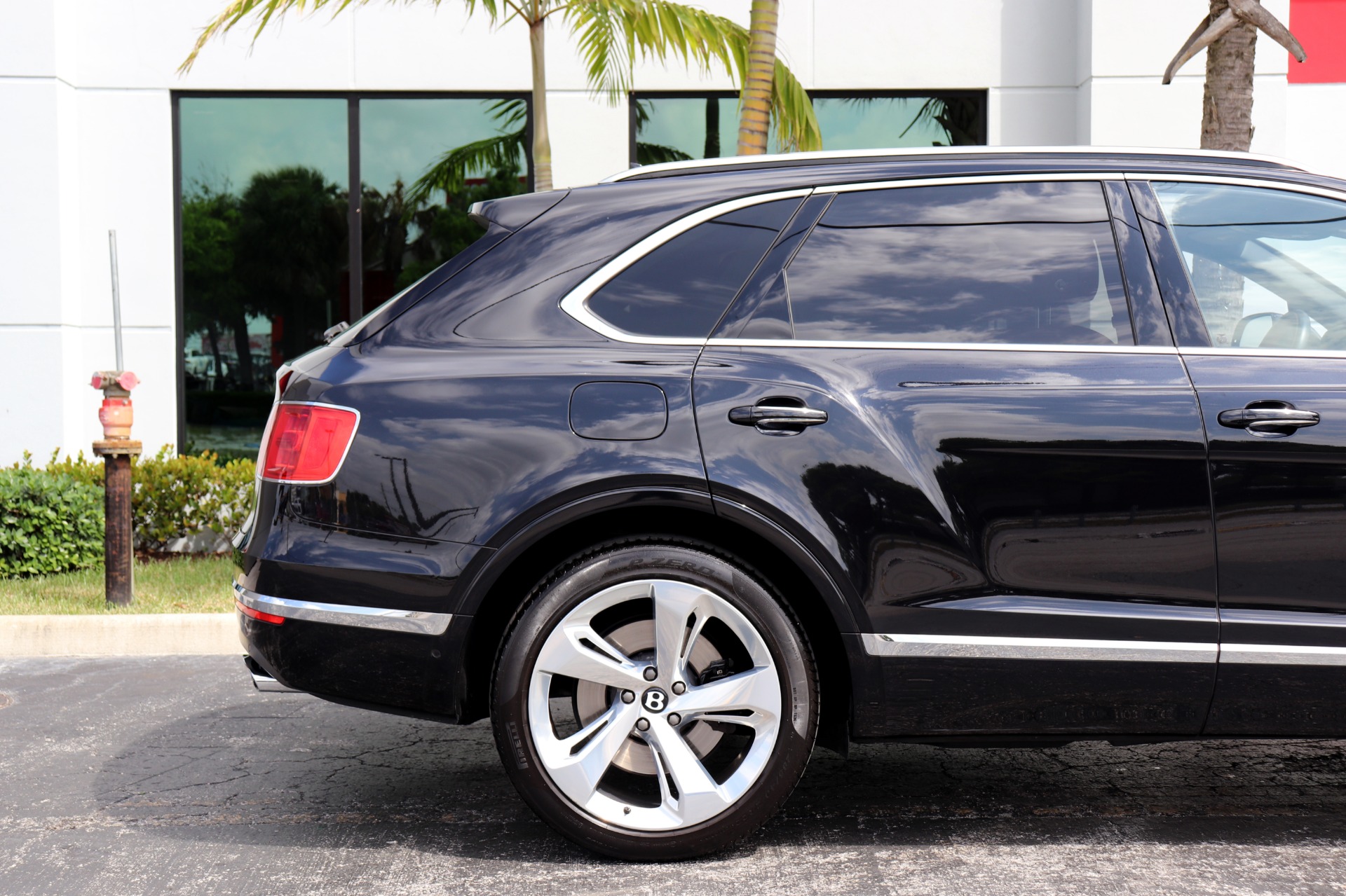 Used-2018-Bentley-Bentayga-W12-Signature-Edition