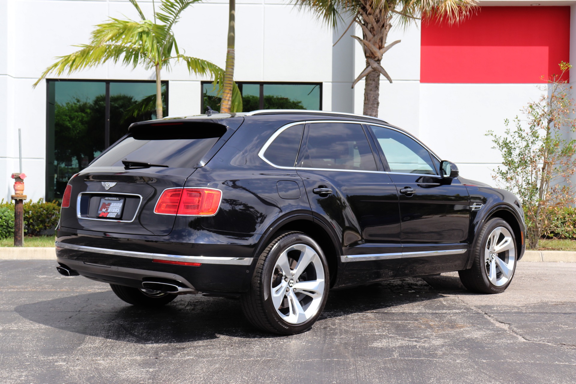 Used-2018-Bentley-Bentayga-W12-Signature-Edition