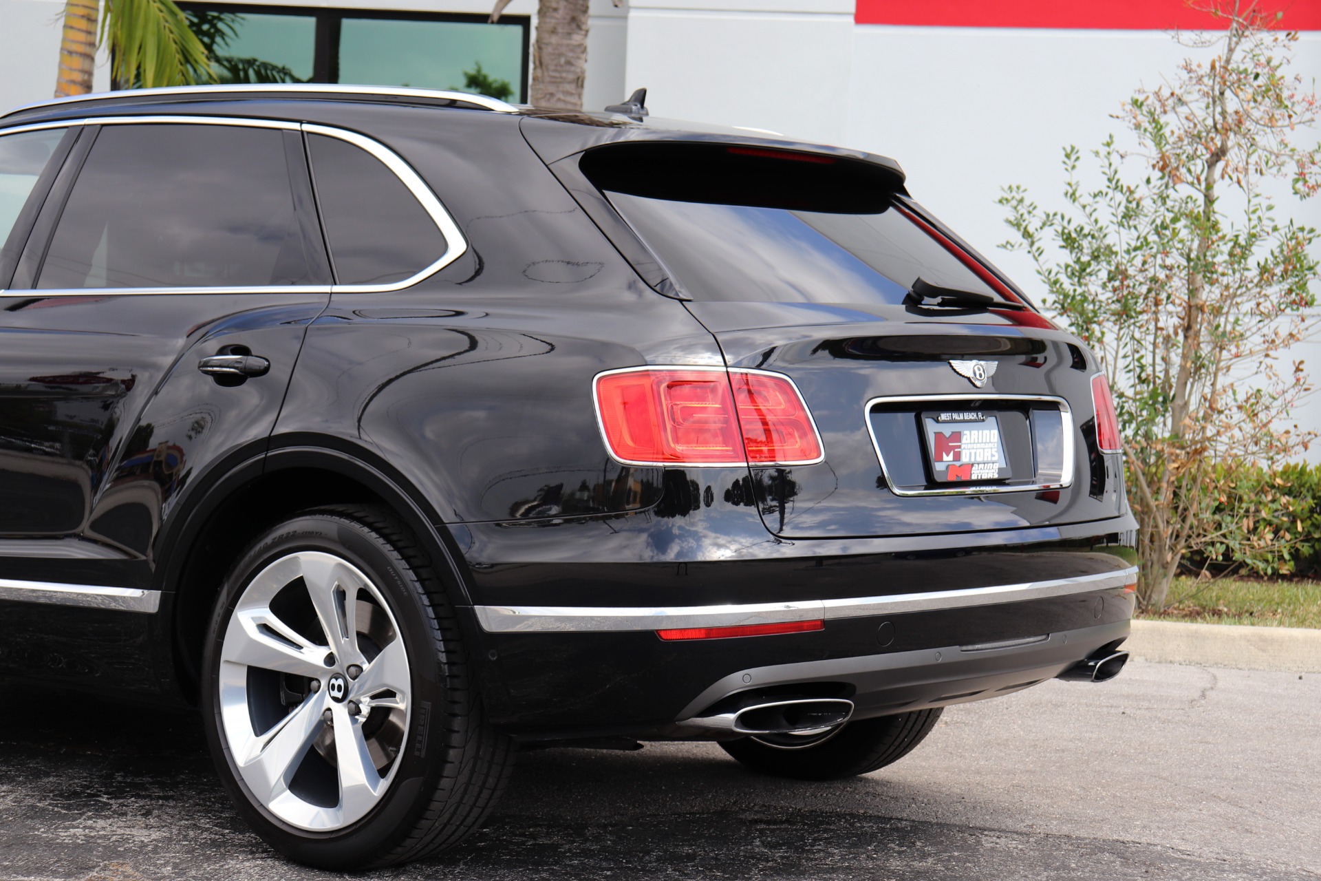 Used-2018-Bentley-Bentayga-W12-Signature-Edition