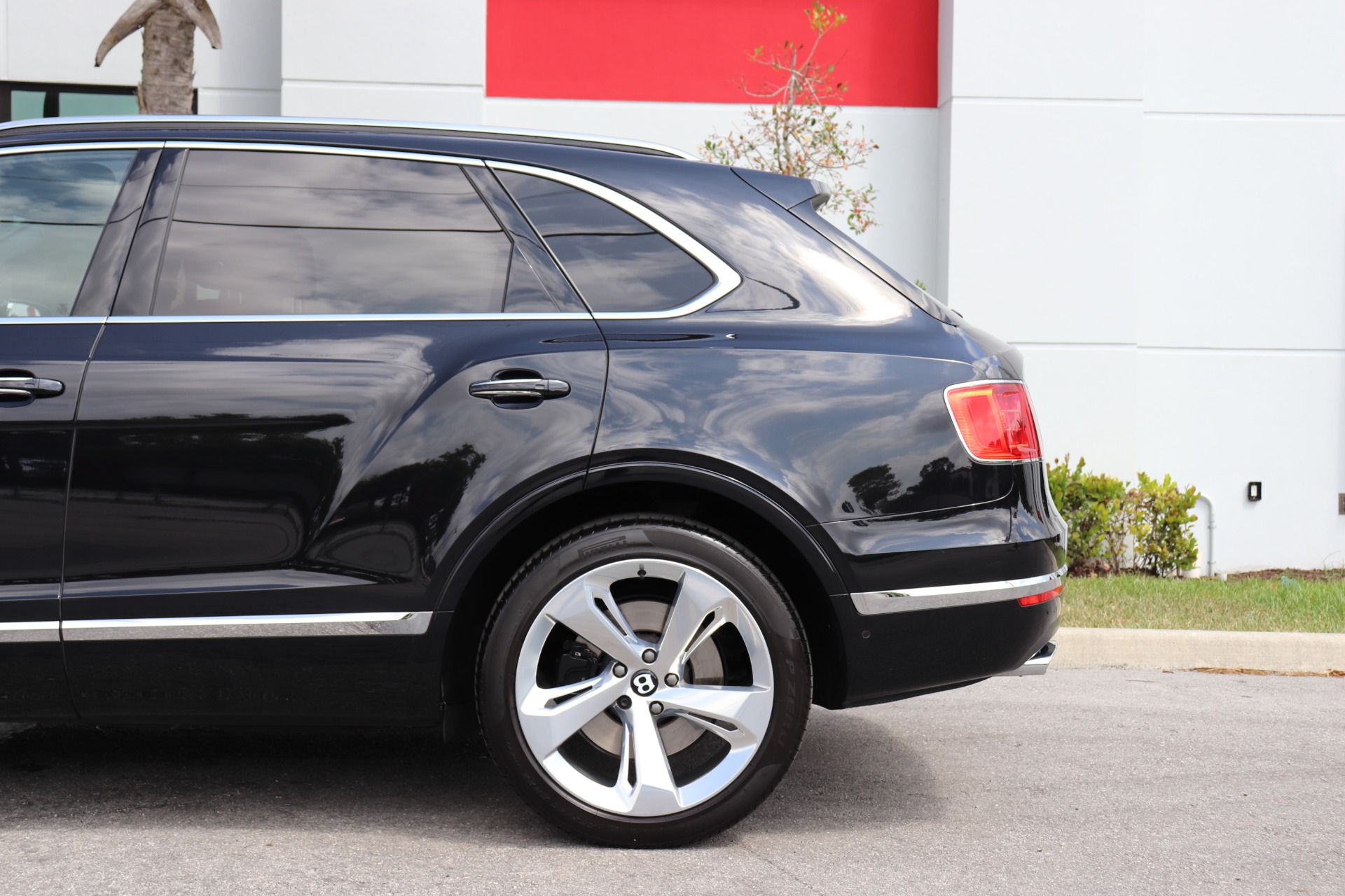 Used-2018-Bentley-Bentayga-W12-Signature-Edition