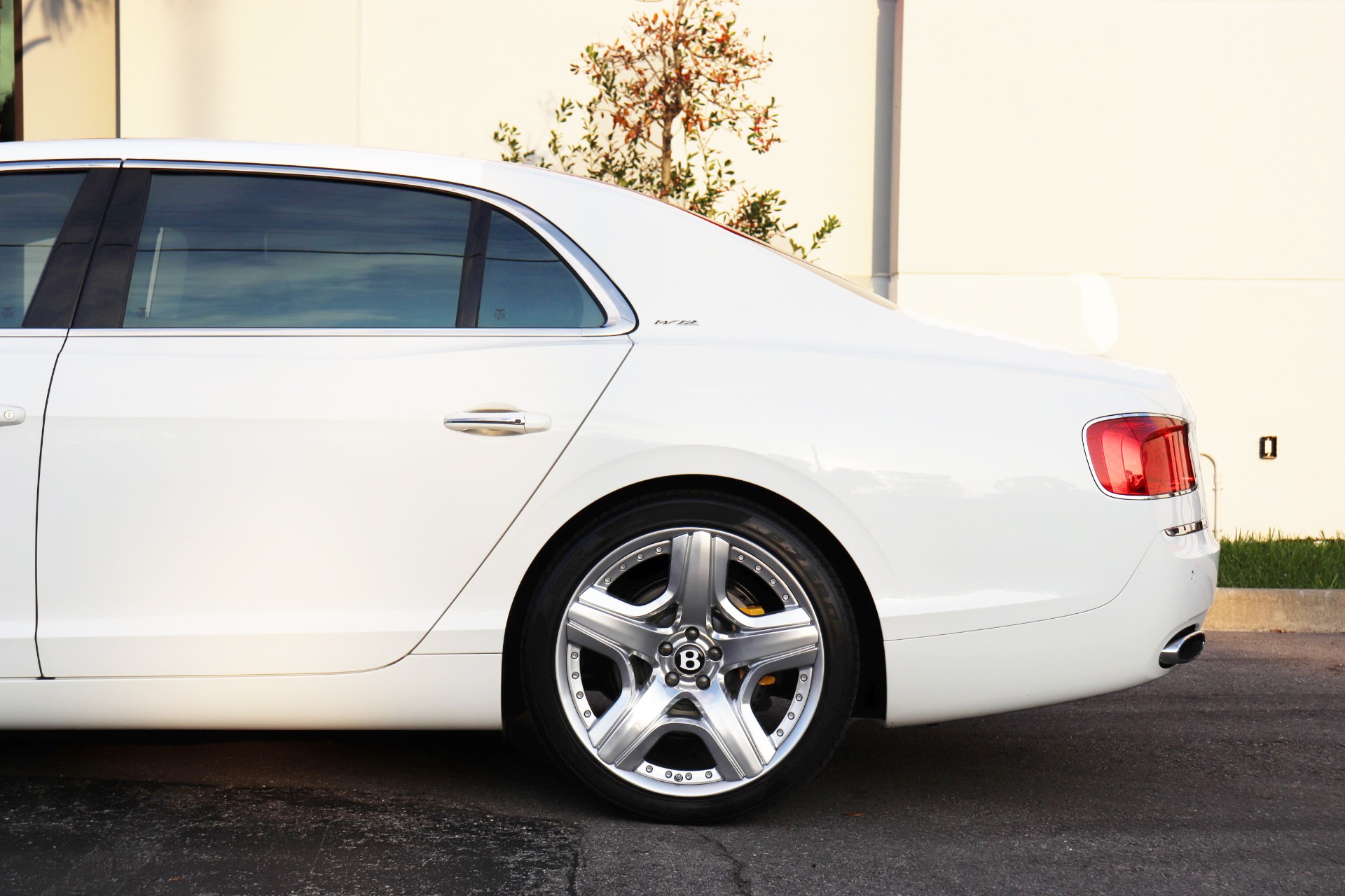 Used-2014-Bentley-Flying-Spur