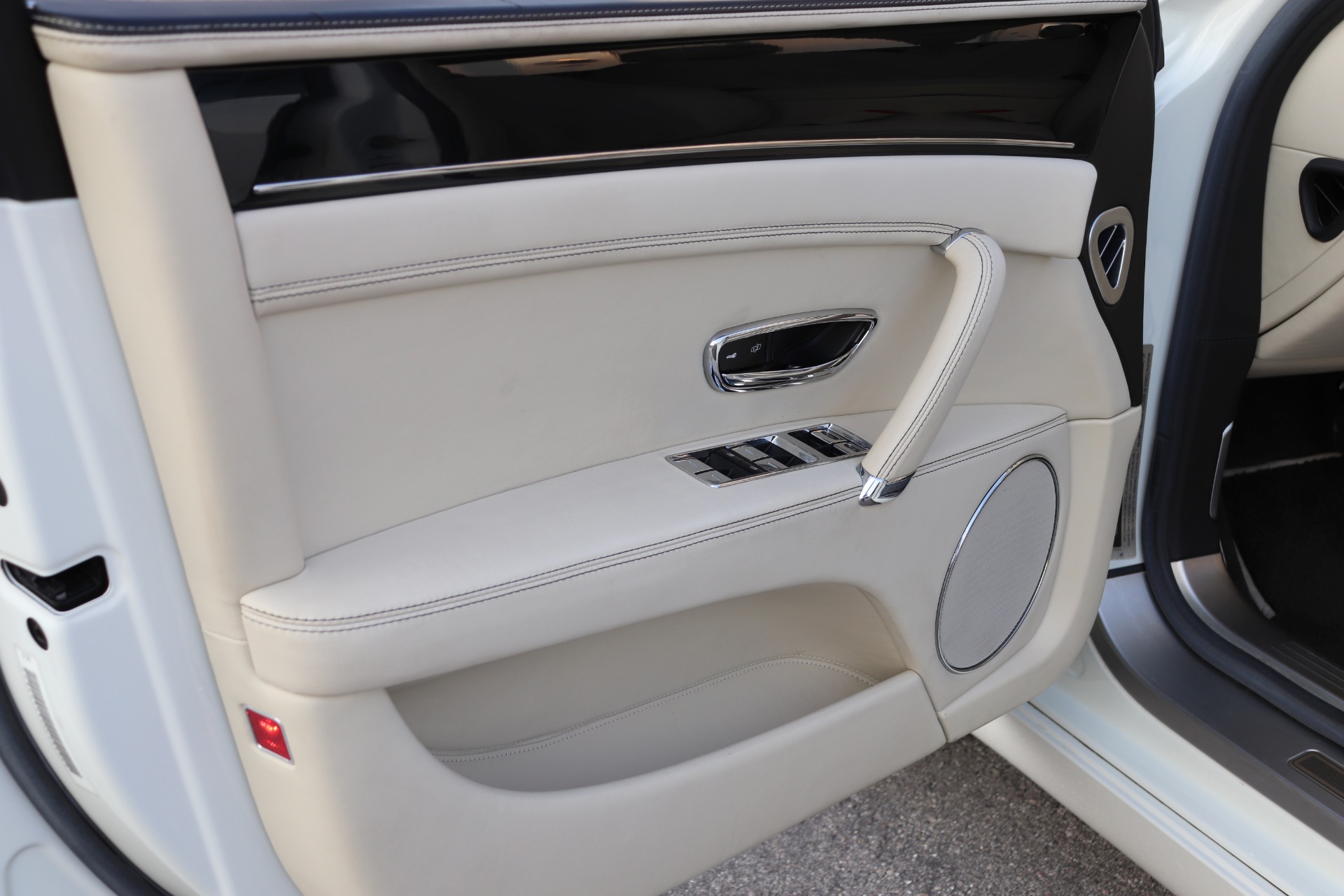 Used-2014-Bentley-Flying-Spur