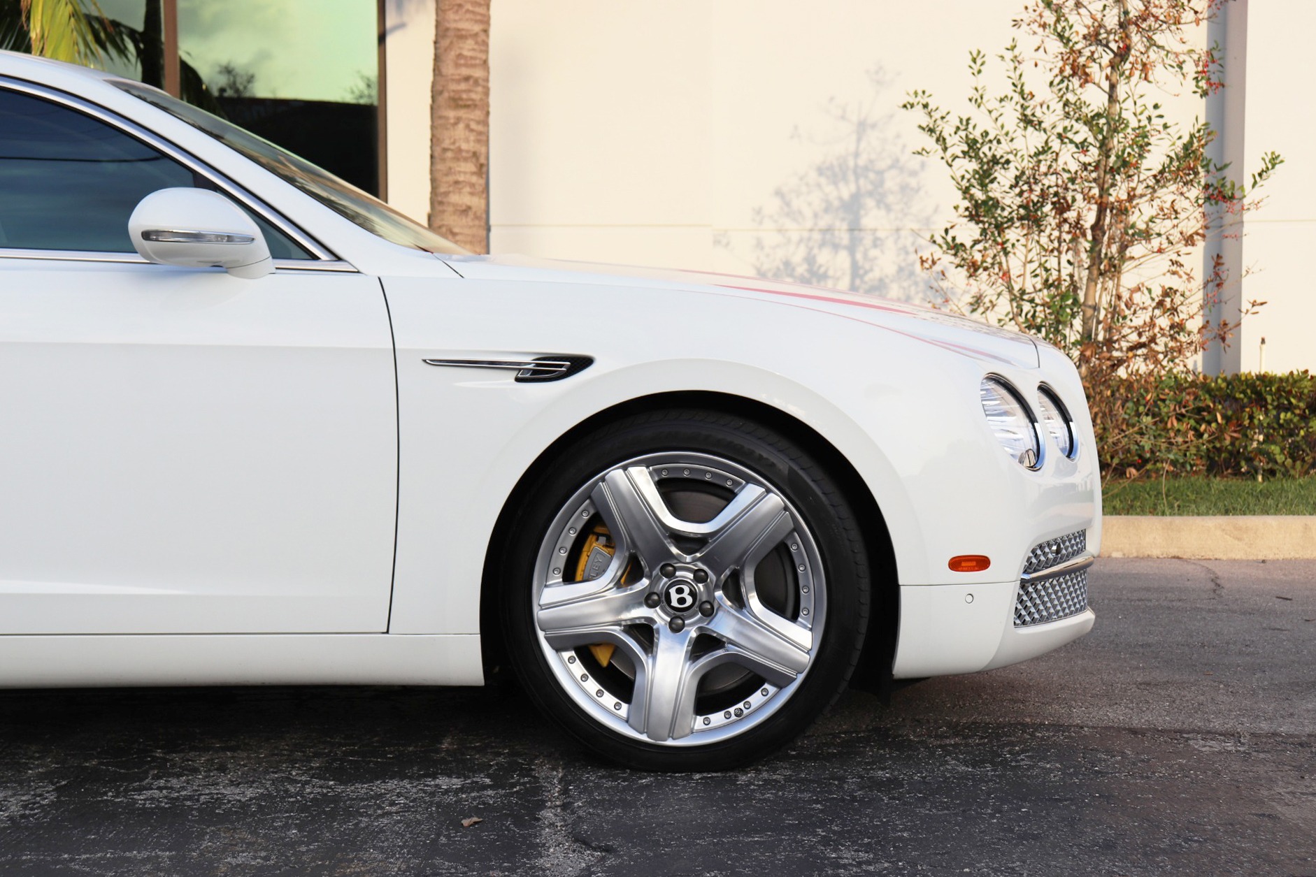 Used-2014-Bentley-Flying-Spur