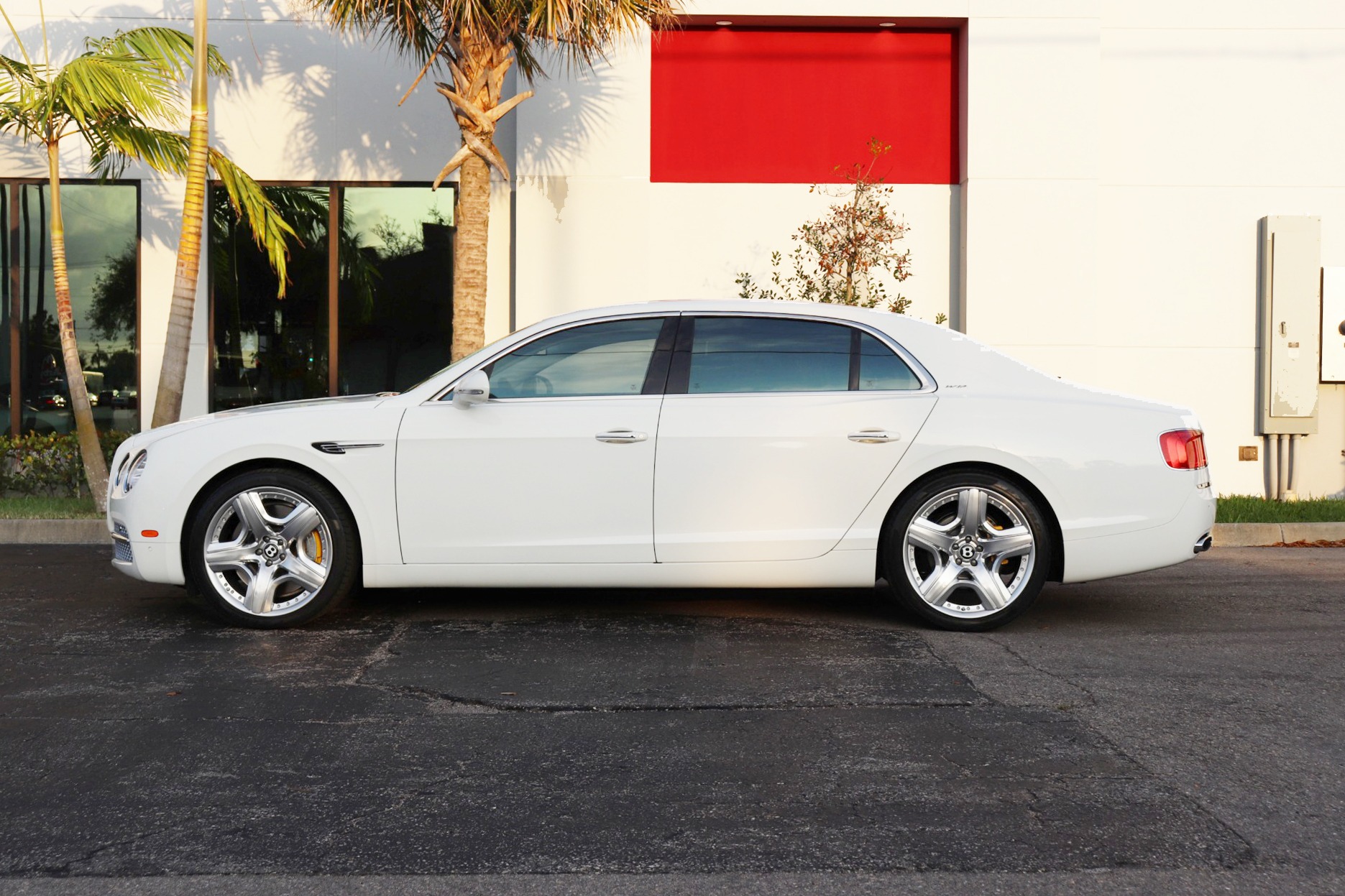 Used-2014-Bentley-Flying-Spur