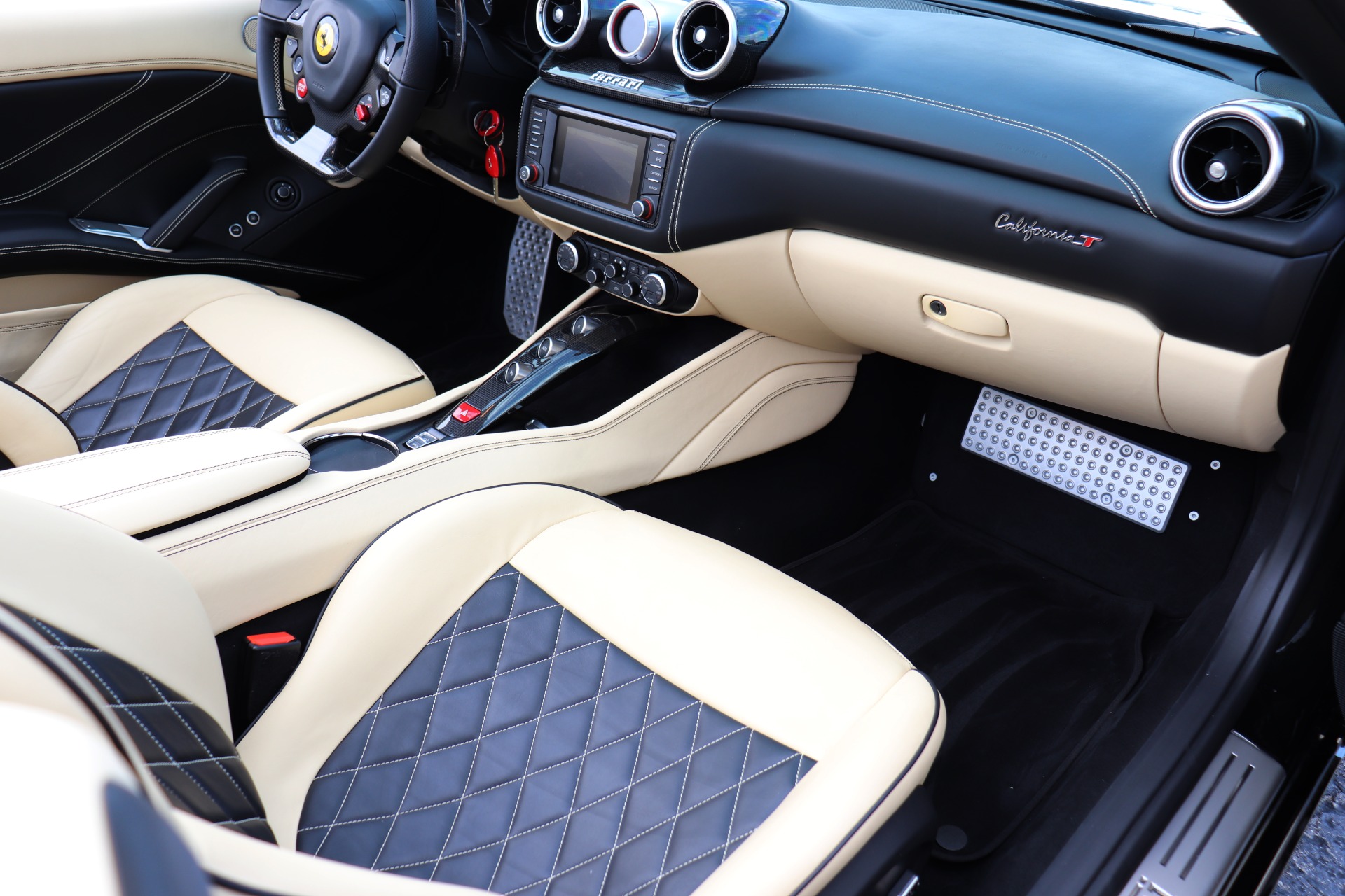 Used-2015-Ferrari-California-T