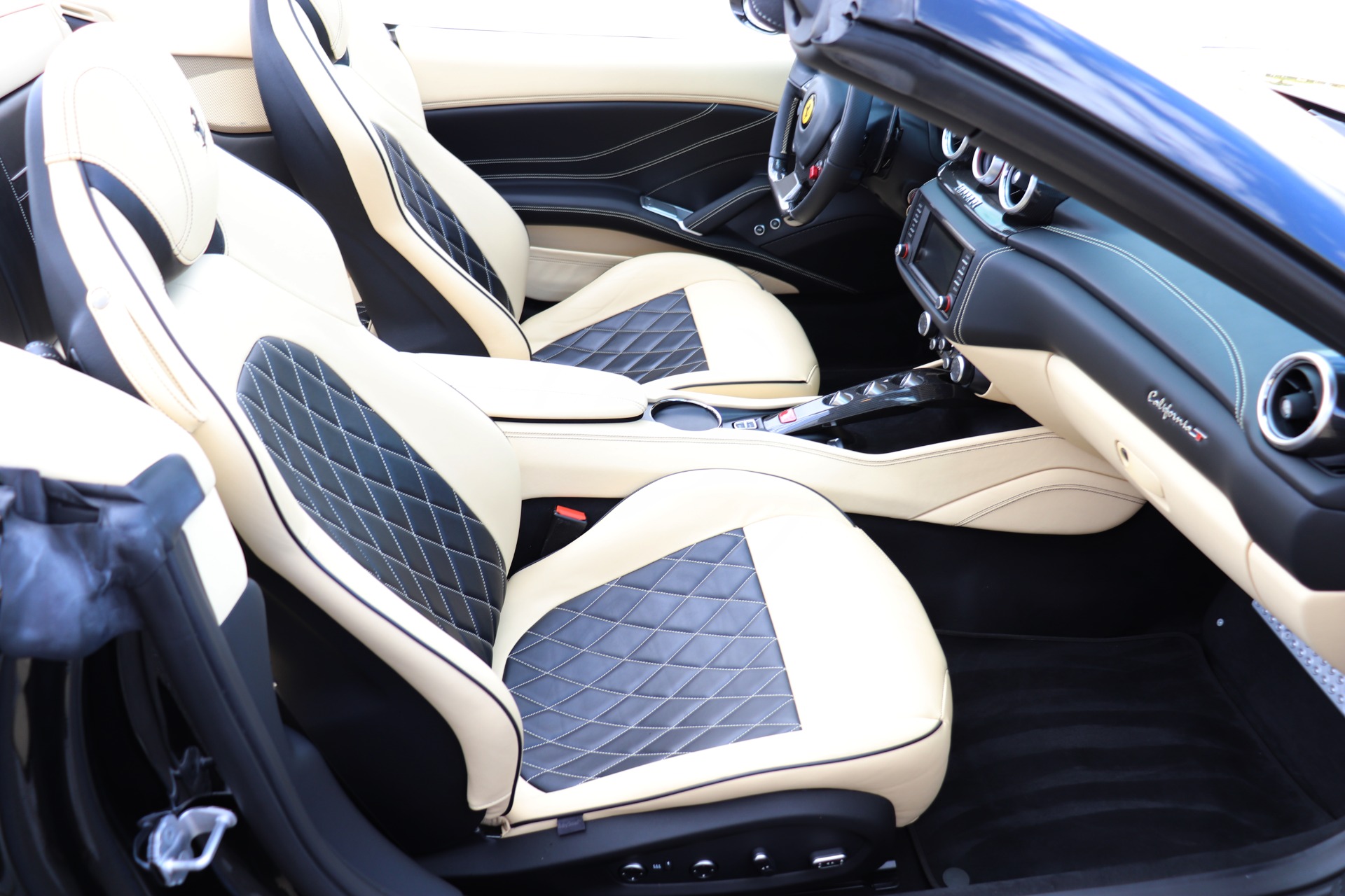 Used-2015-Ferrari-California-T