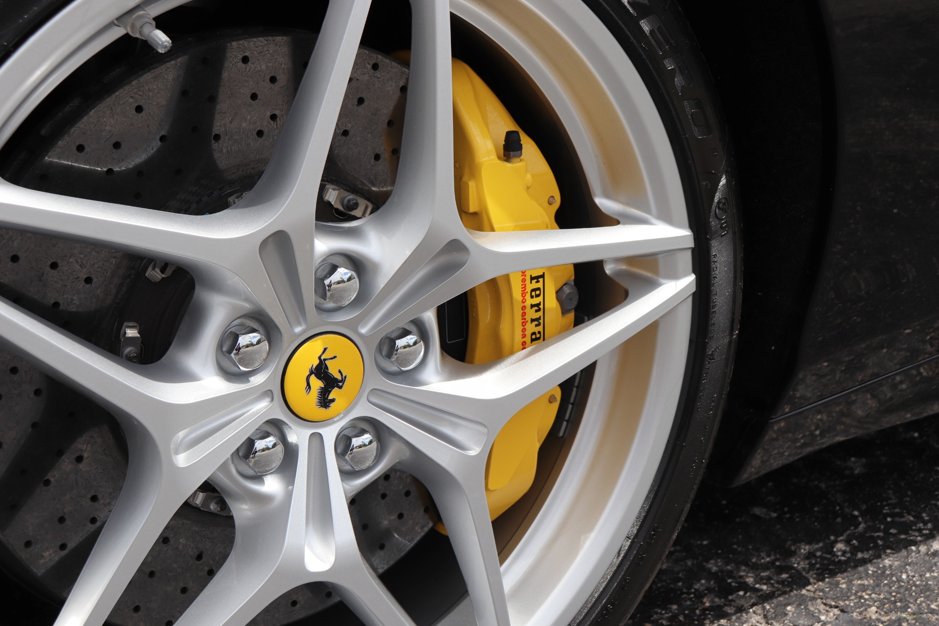 Used-2015-Ferrari-California-T