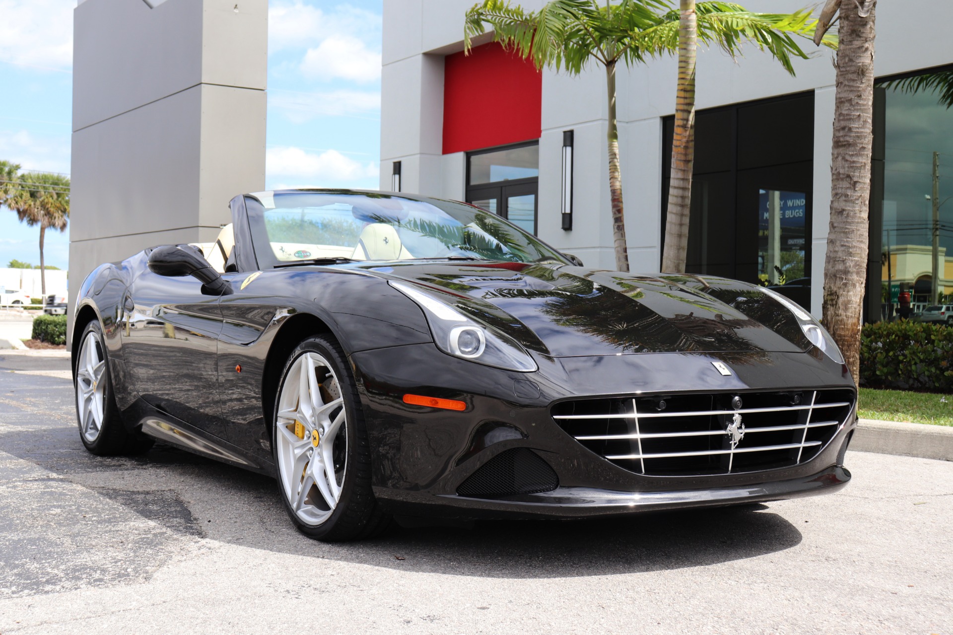 Used-2015-Ferrari-California-T