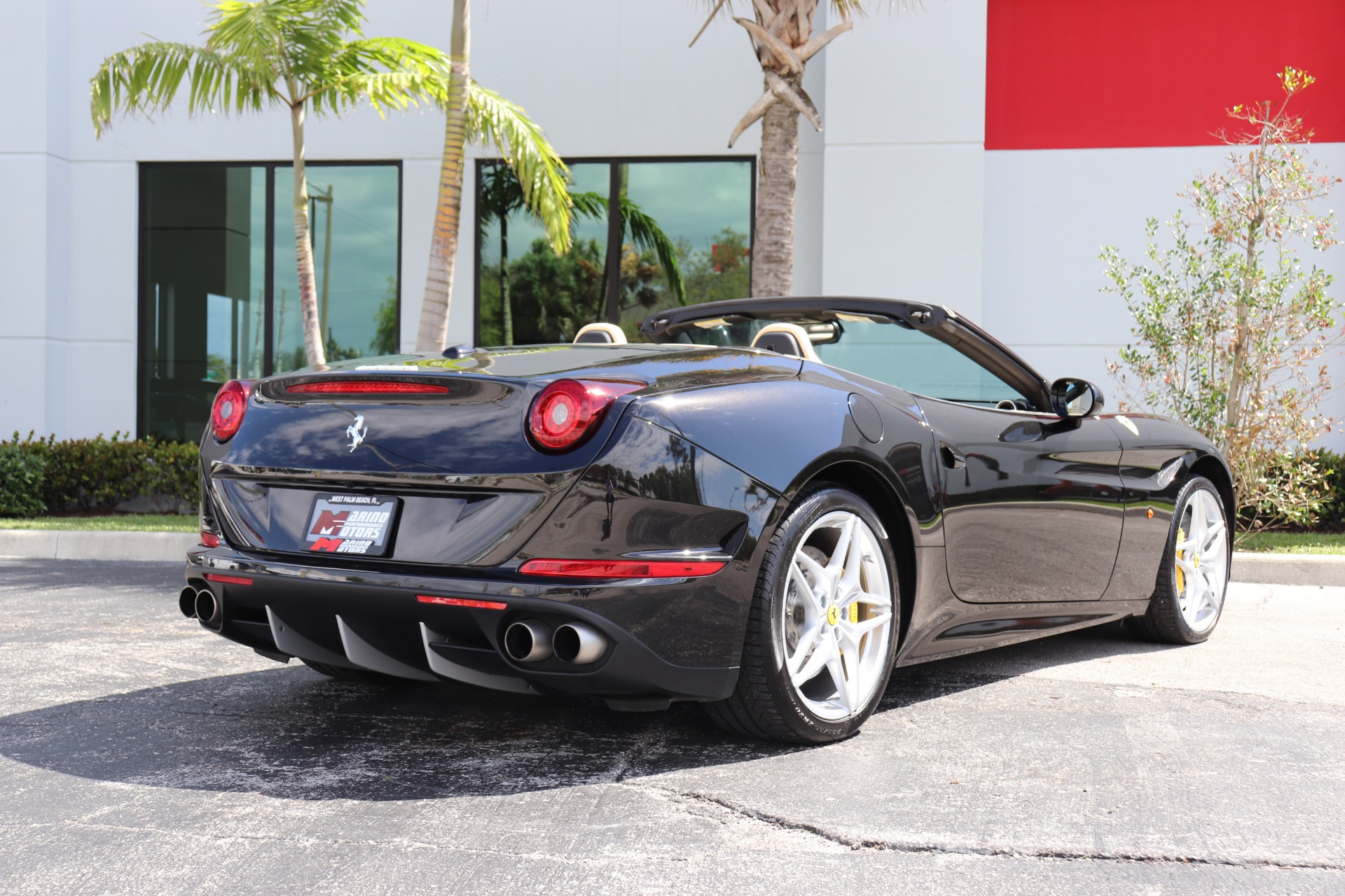 Used-2015-Ferrari-California-T