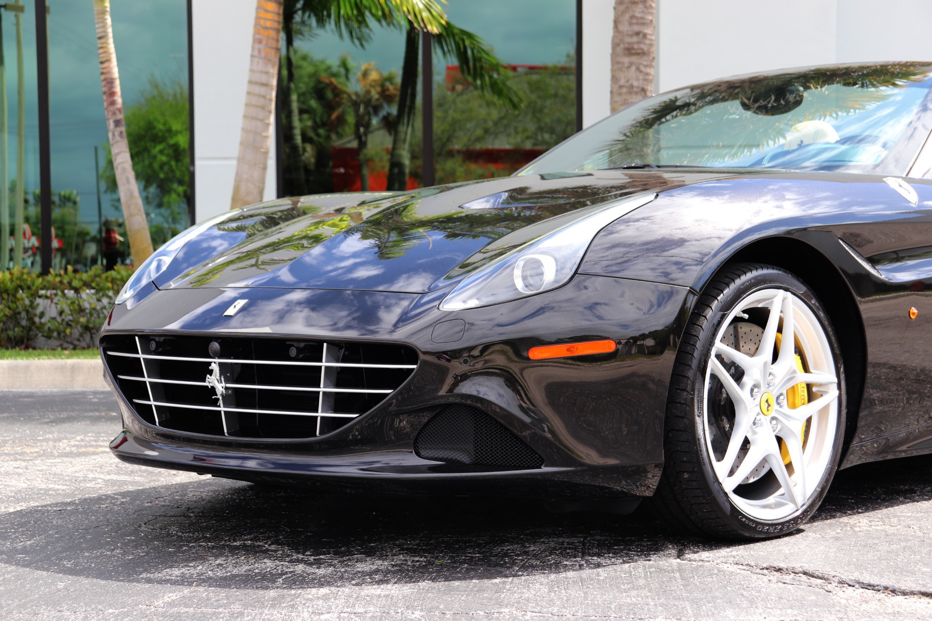 Used-2015-Ferrari-California-T