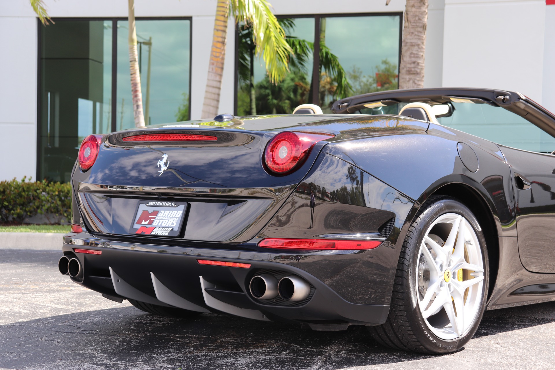 Used-2015-Ferrari-California-T