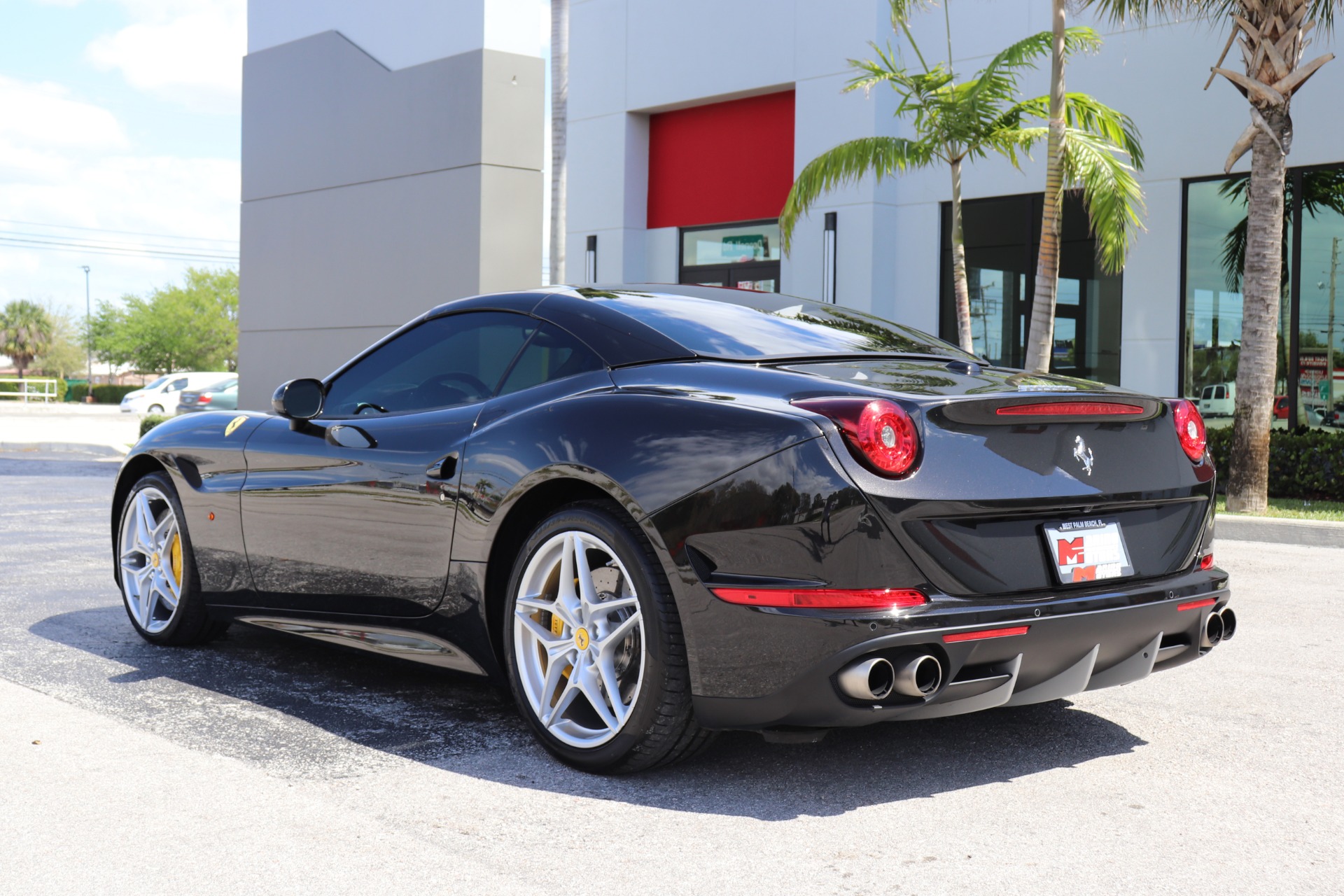 Used-2015-Ferrari-California-T