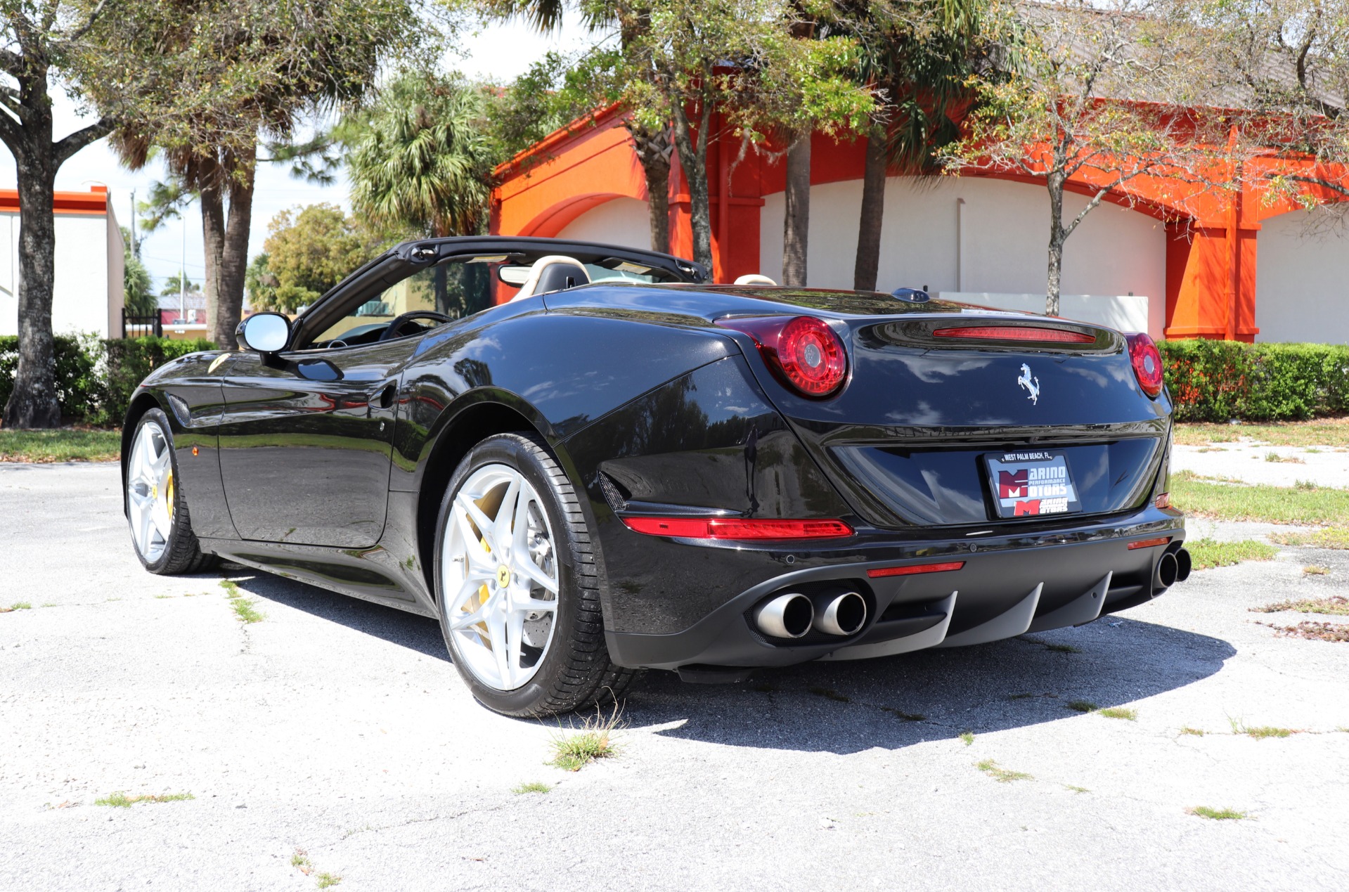 Used-2015-Ferrari-California-T
