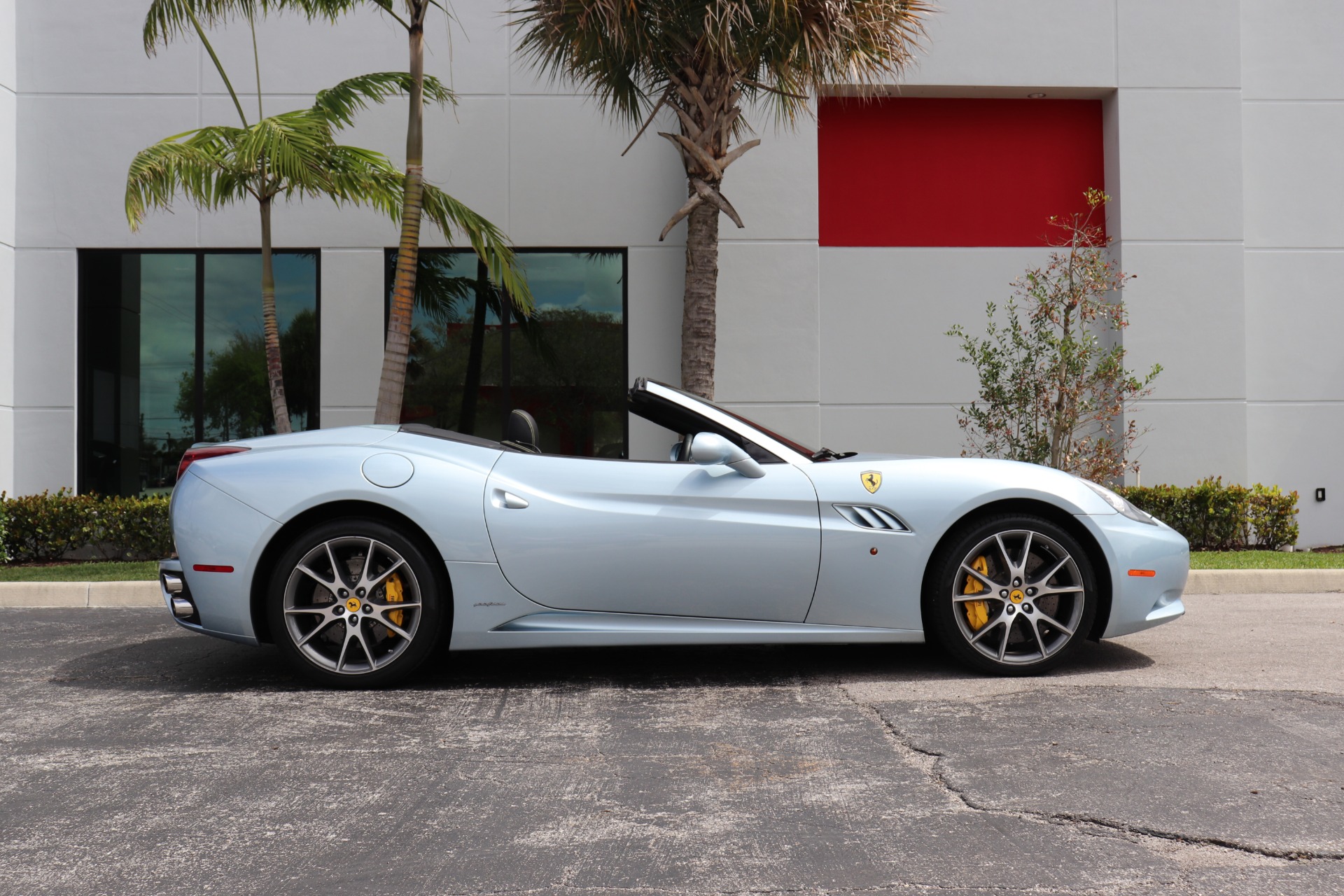 Used-2013-Ferrari-California