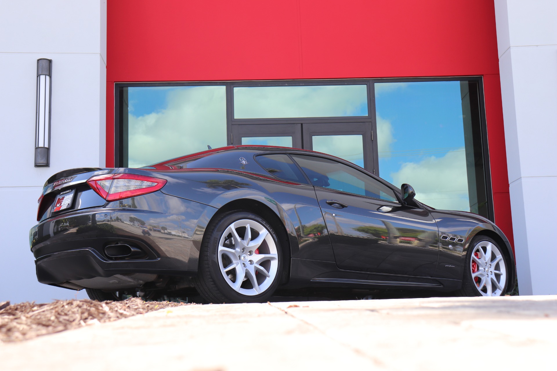 Used-2016-Maserati-GranTurismo-Sport