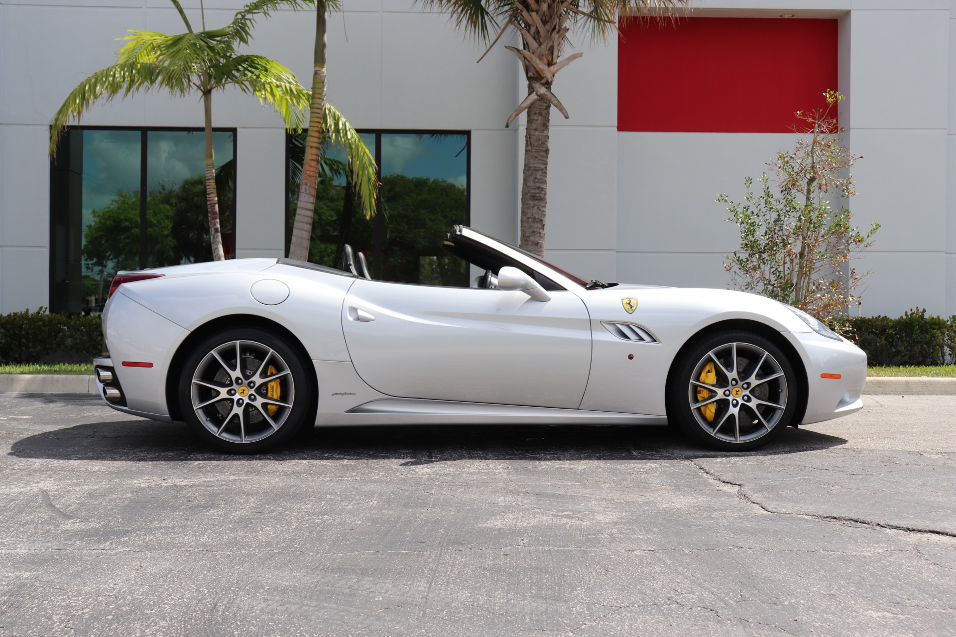 Used-2012-Ferrari-California