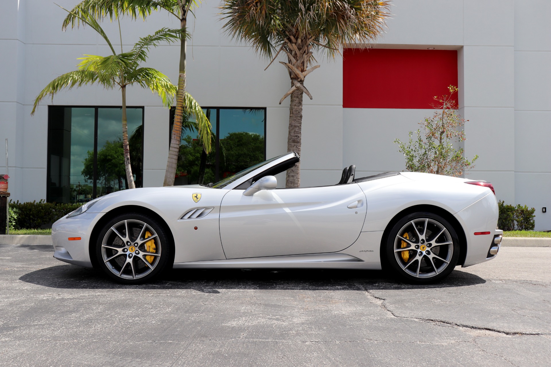 Used-2012-Ferrari-California