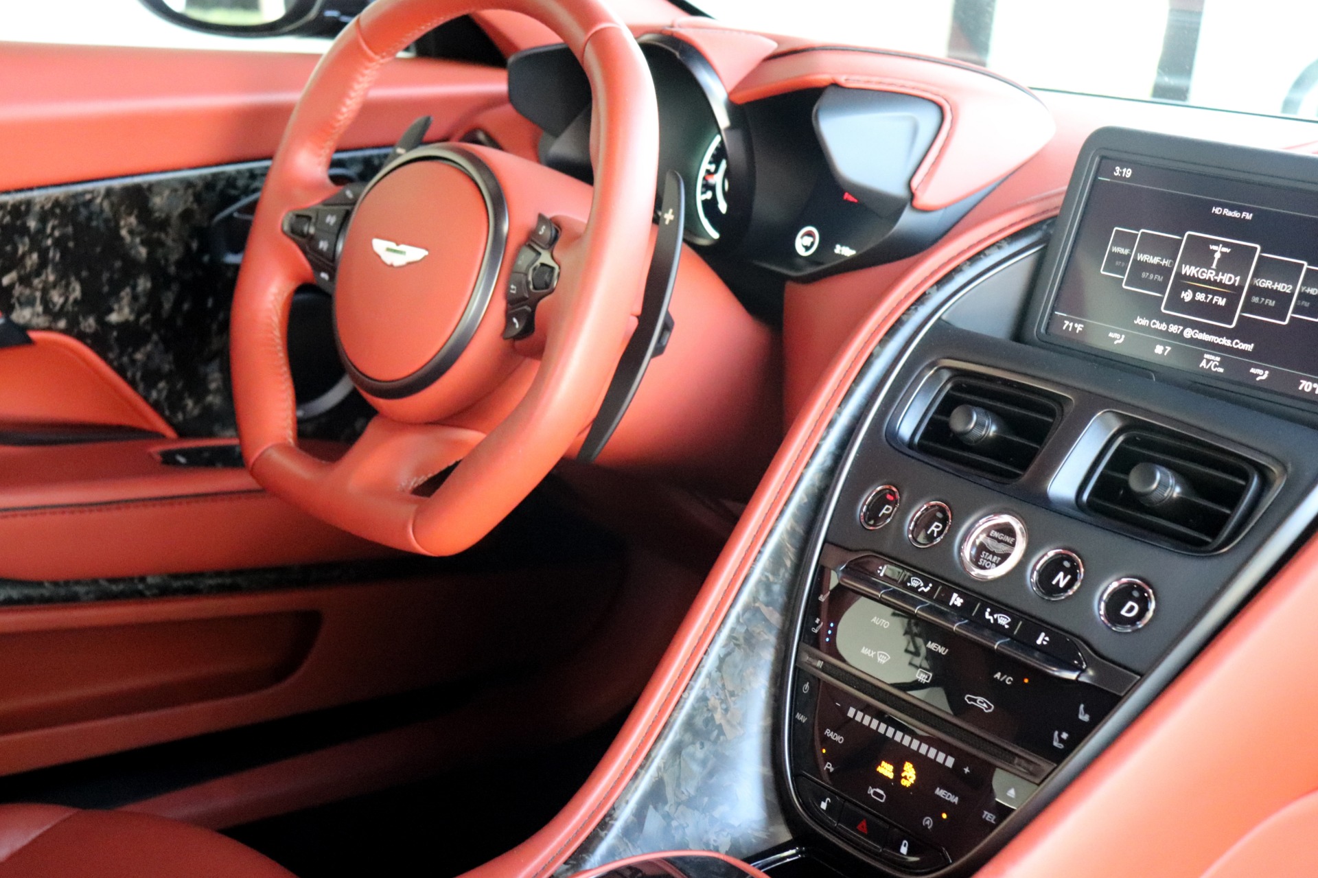 Used-2019-Aston-Martin-DBS-Superleggera