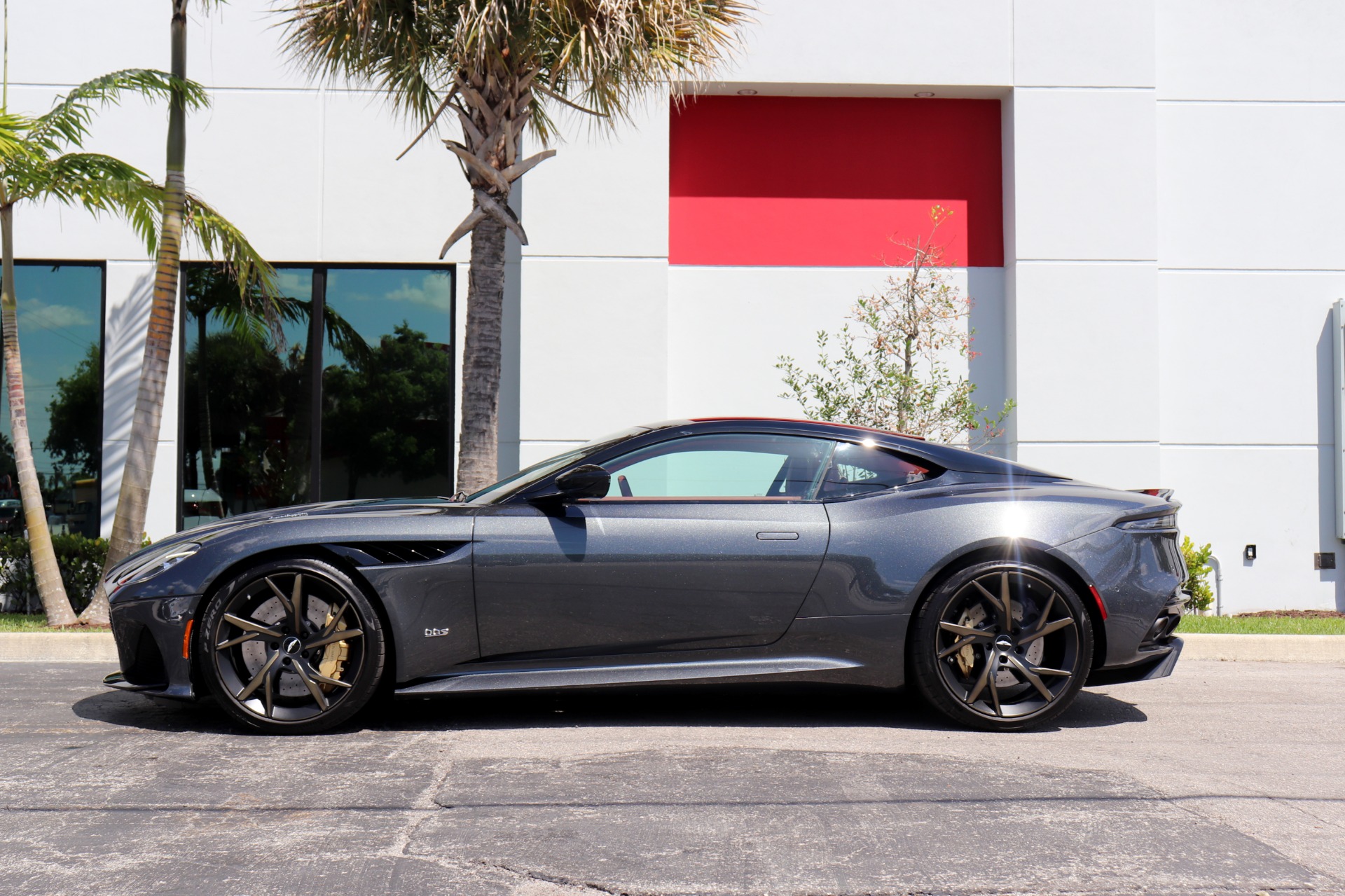 Used-2019-Aston-Martin-DBS-Superleggera