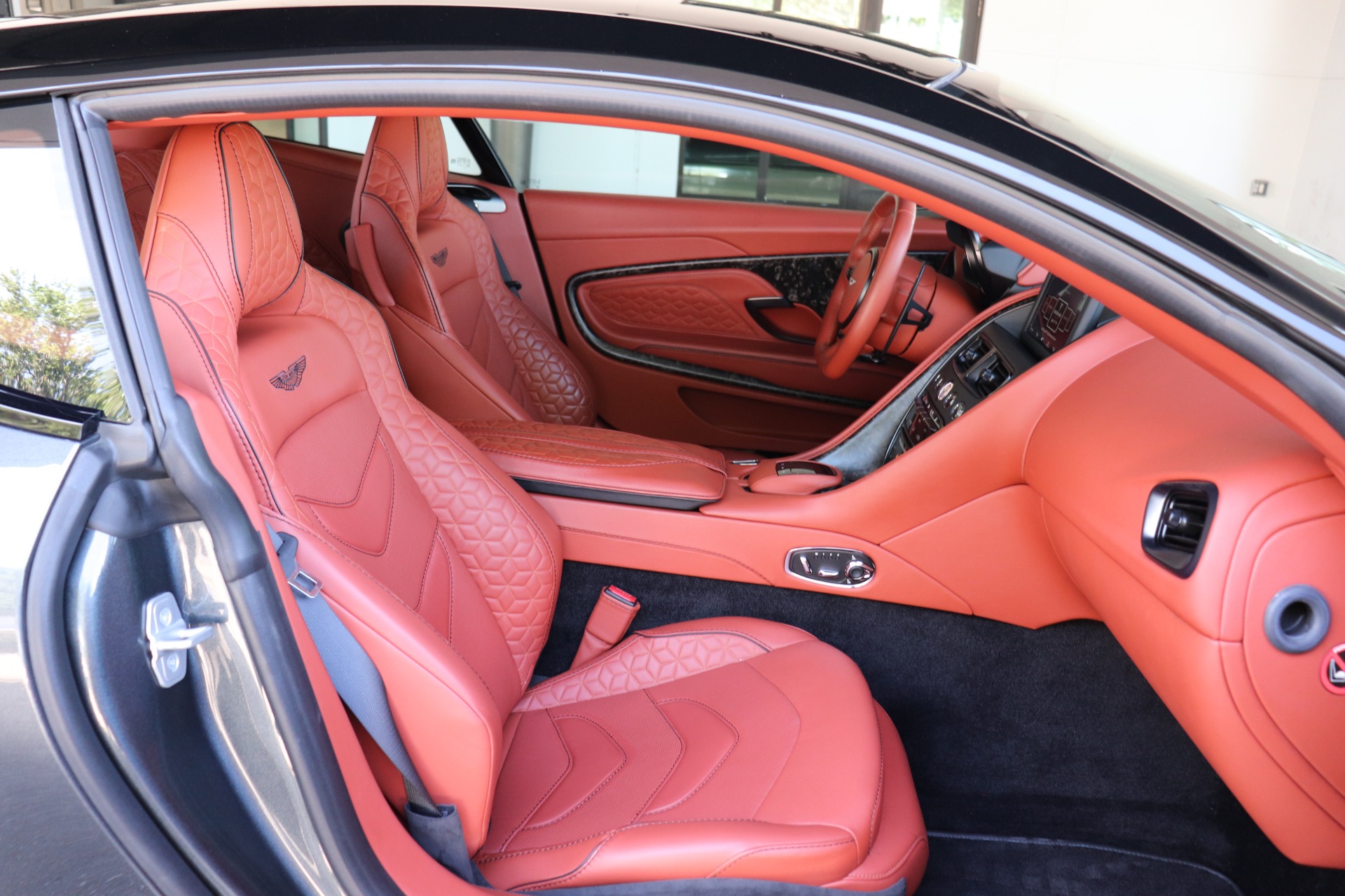 Used-2019-Aston-Martin-DBS-Superleggera