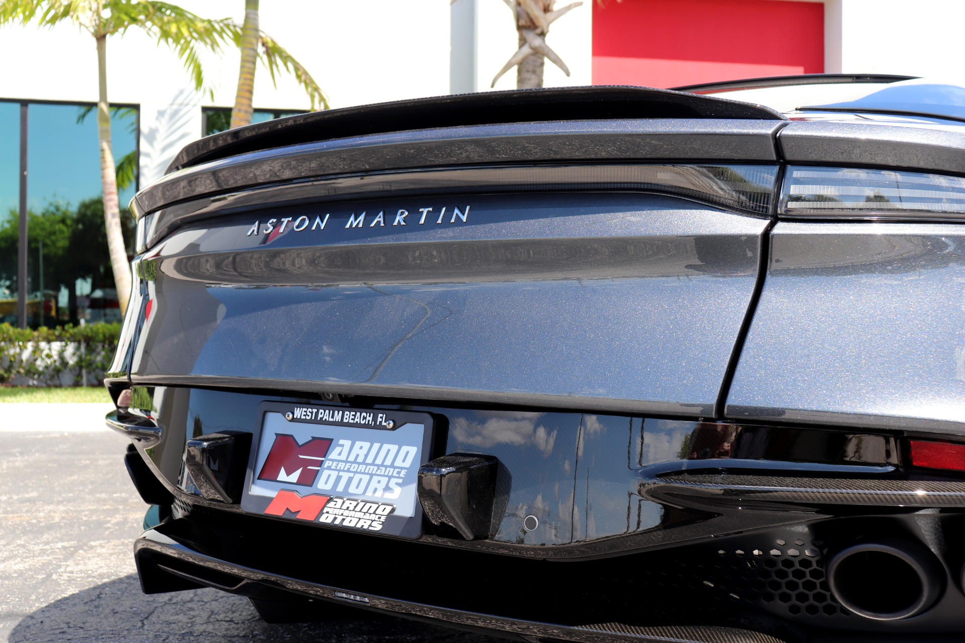 Used-2019-Aston-Martin-DBS-Superleggera