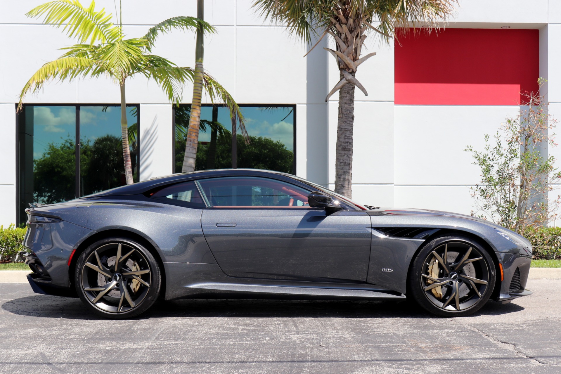 Used-2019-Aston-Martin-DBS-Superleggera